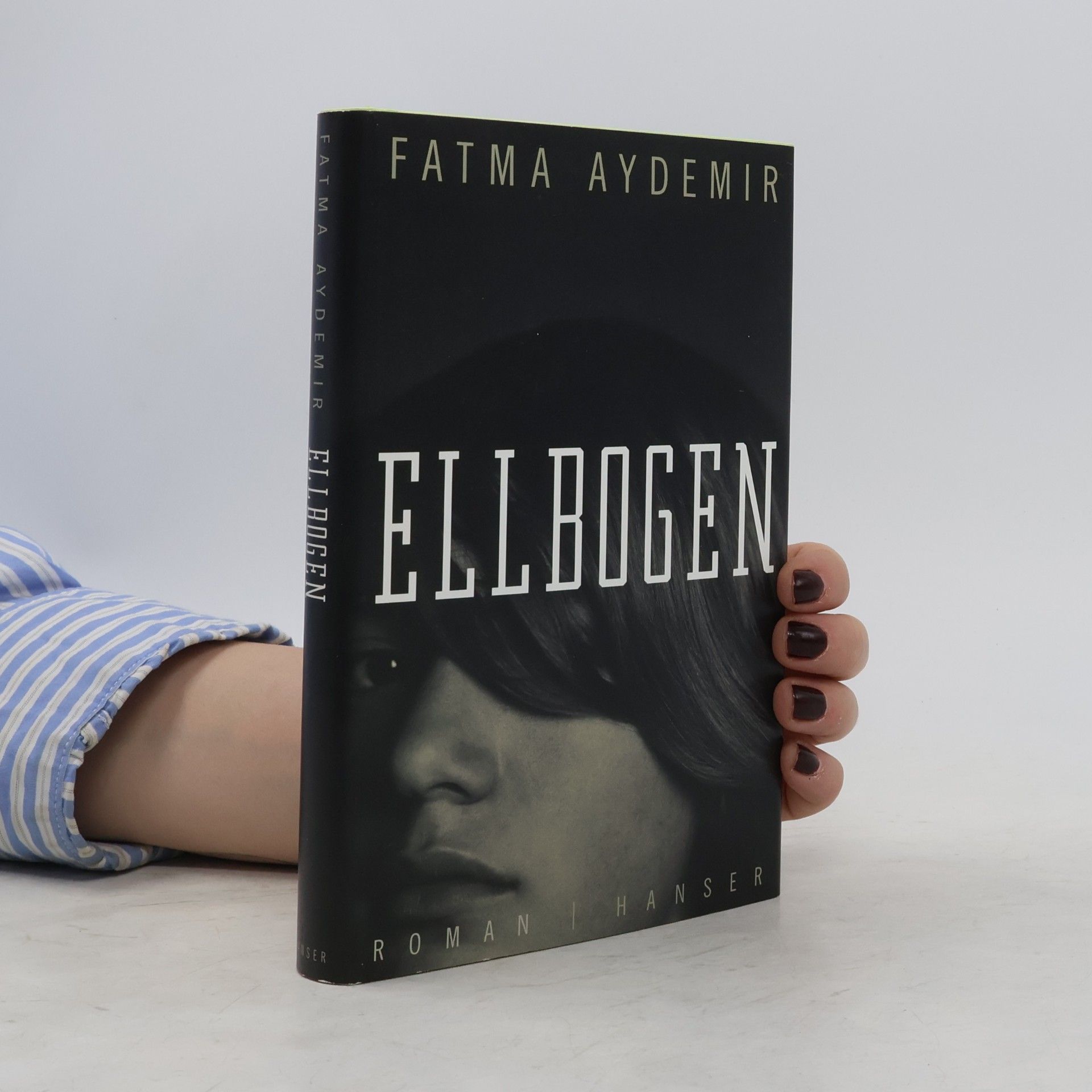Fatma Aydemir Ellbogen