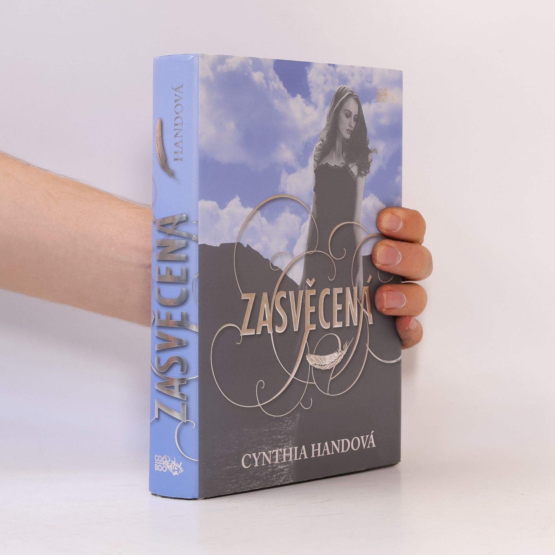 Cynthia Hand Zasvěcená. Druhý díl