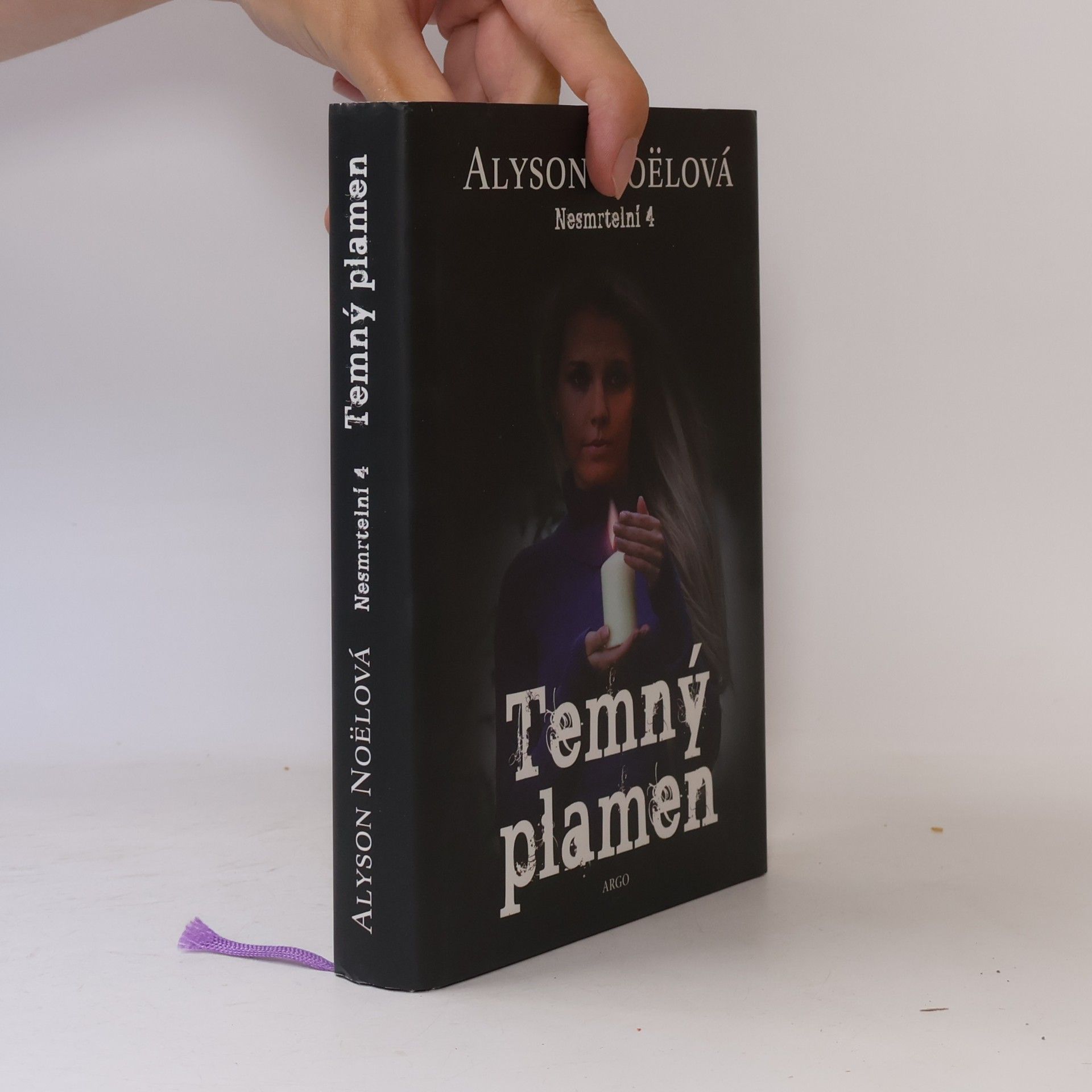 Alyson Noël Nesmrtelní. 4, Temný plamen