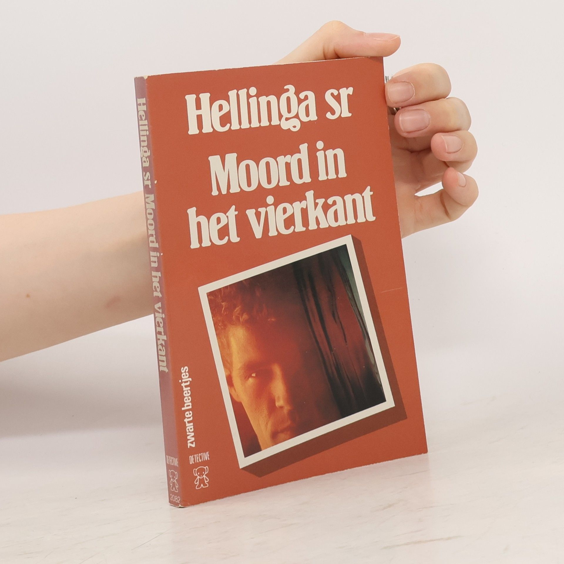 G. Hellinga Sr. Zwarte beertjes - 2082: Moord in het vierkant