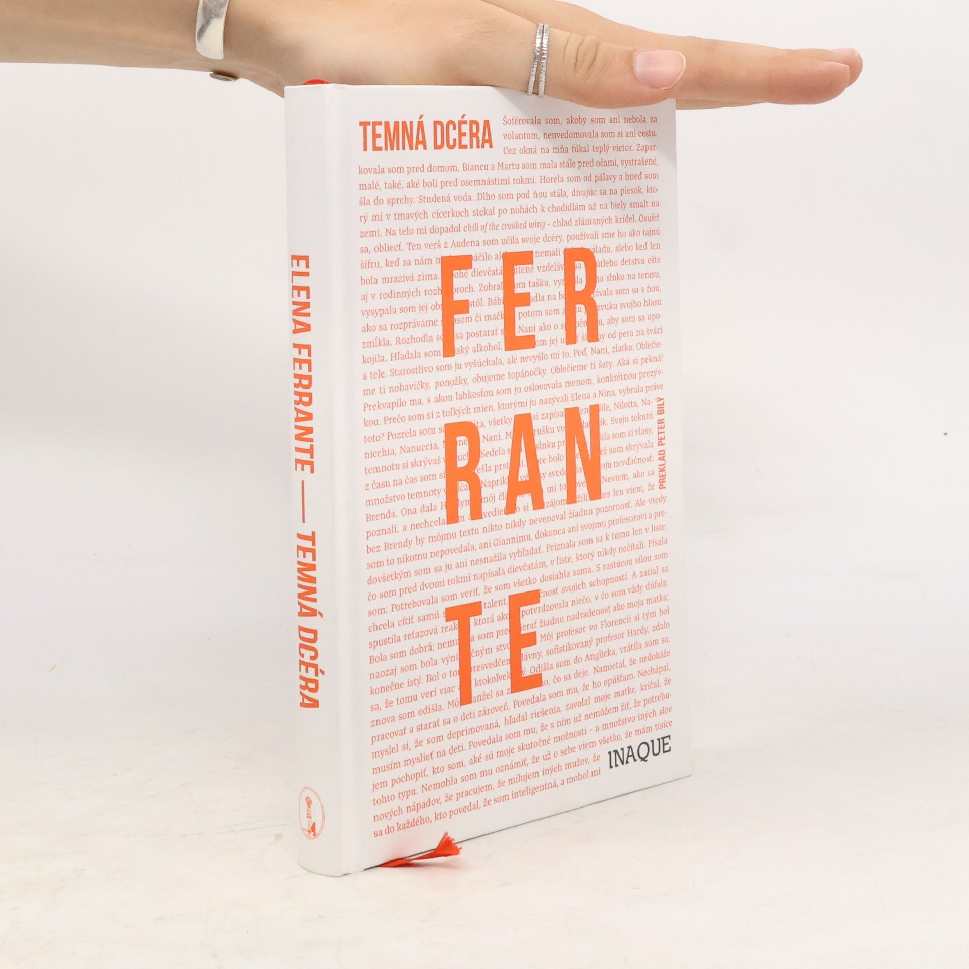 Elena Ferrante Temná dcéra