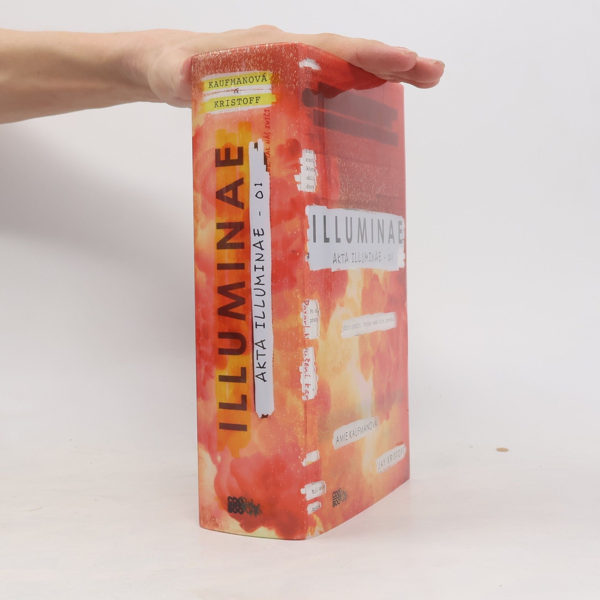 Amie Kaufman Akta illuminae 01, Illuminae
