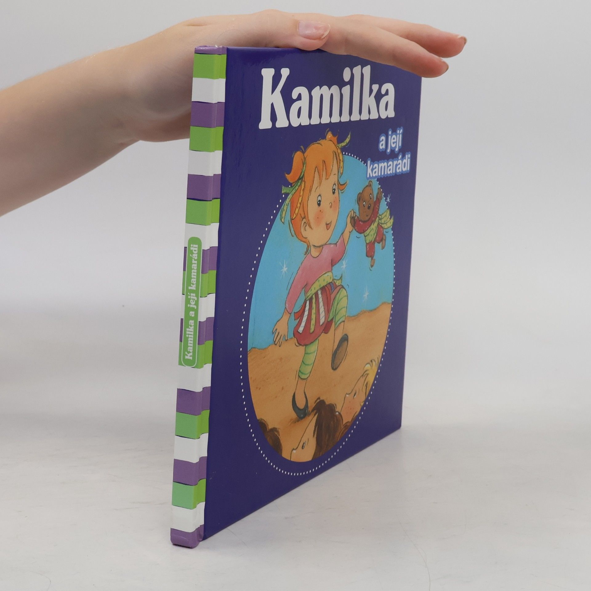 Nancy Delvaux Kamilka a její kamarádi