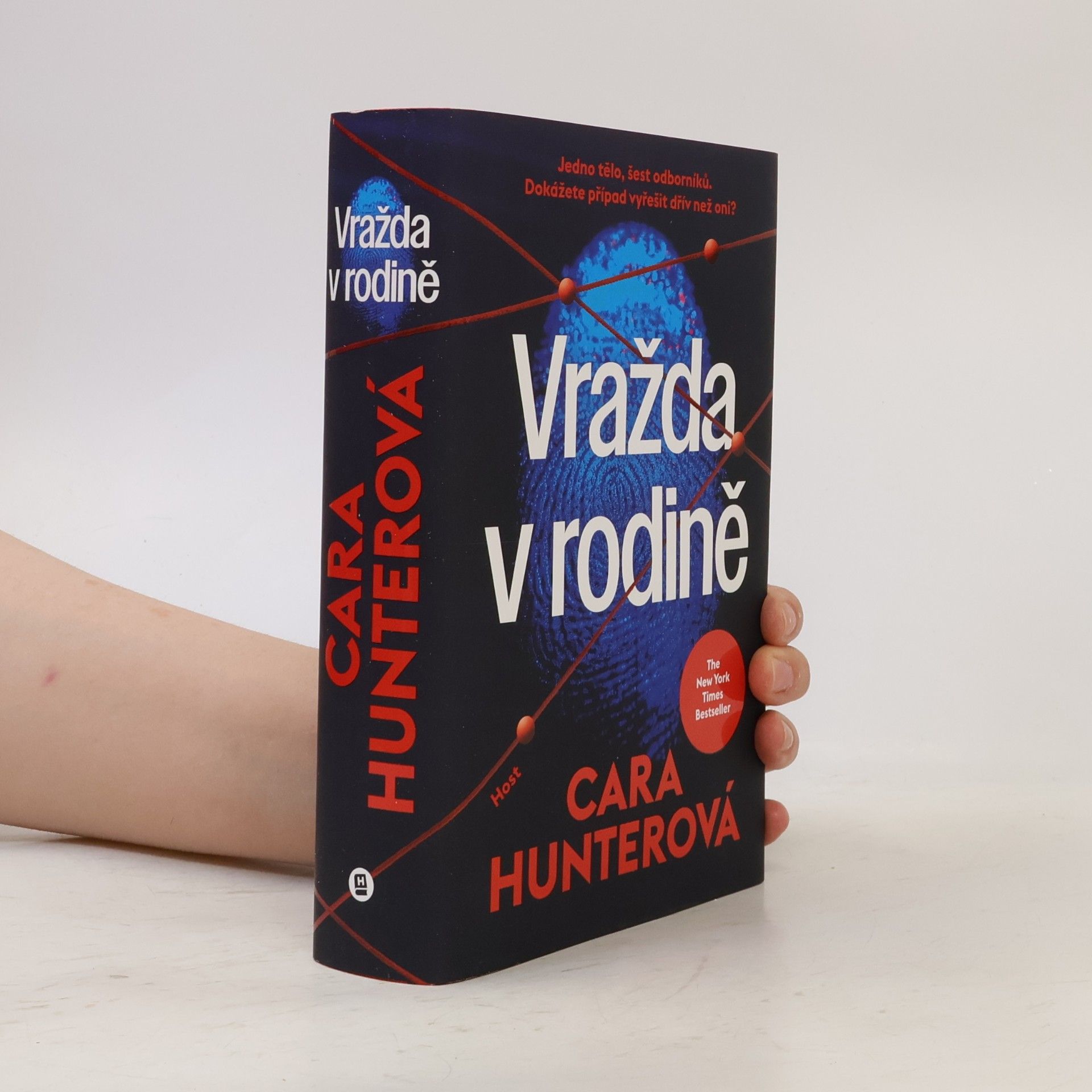 Cara Hunter Vražda v rodině