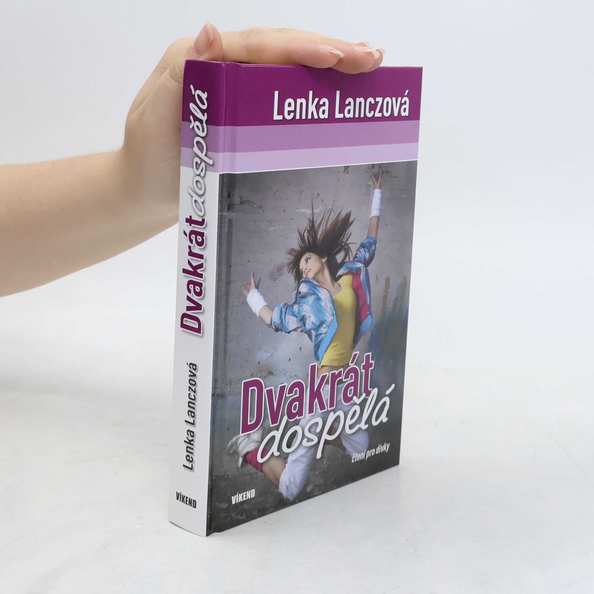 Lenka Lanczová Dvakrát dospělá