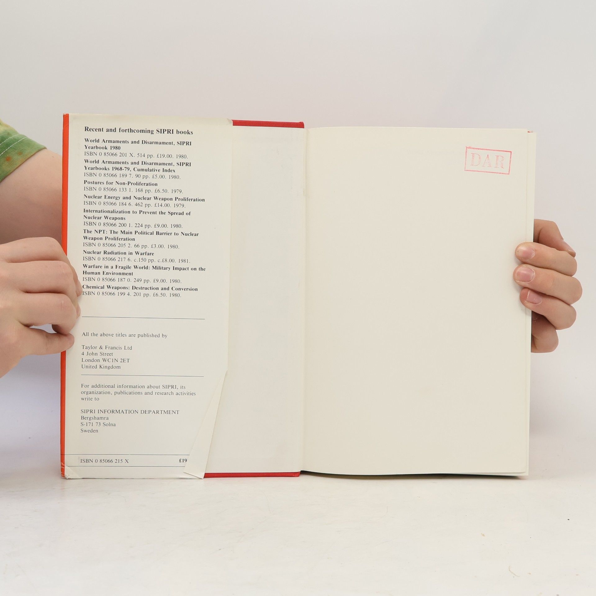 Stockholm International Peace Research Institute SIPRI Yearbook - 1981: World Armaments and Disarmament
