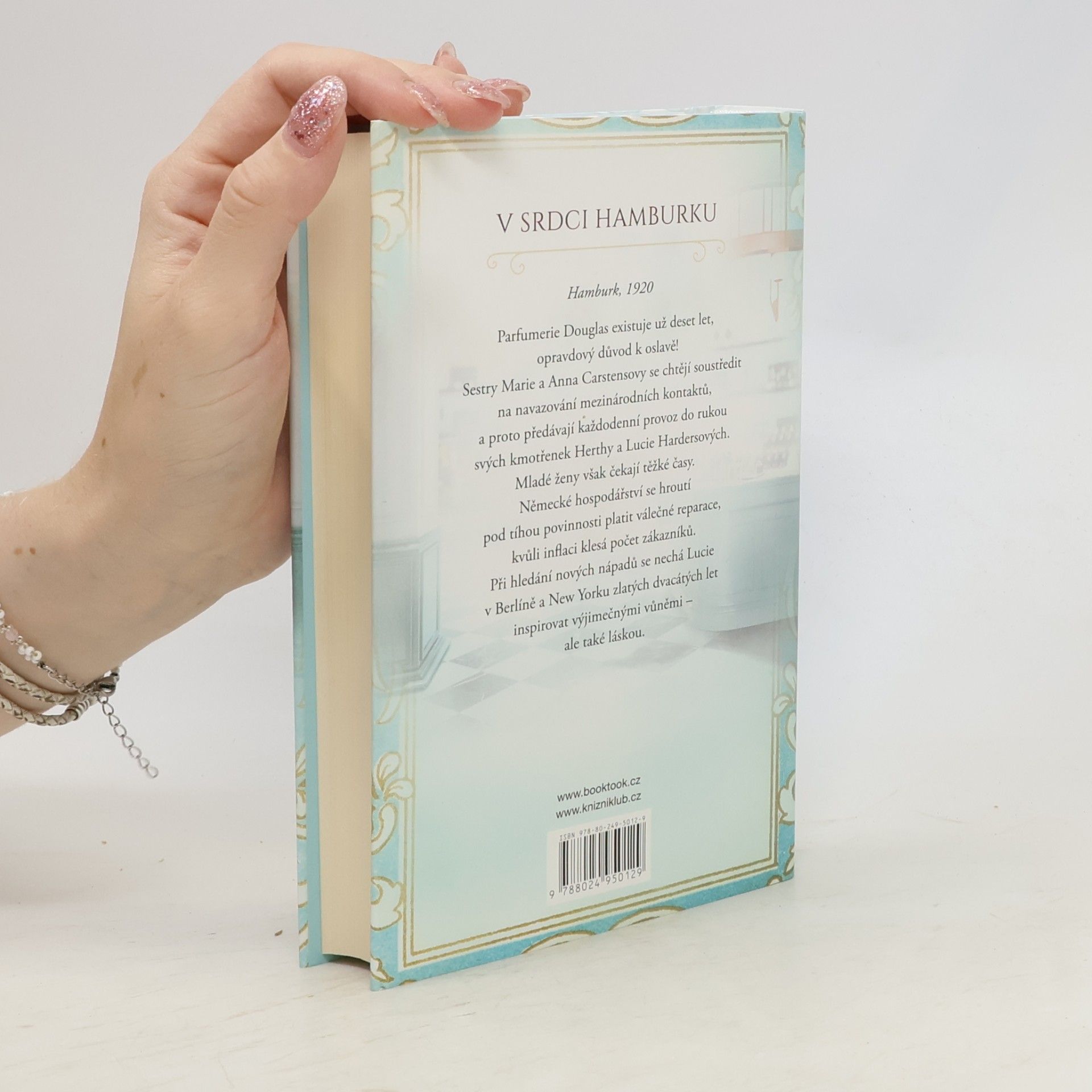 Charlotte Jacobi Parfumerie Douglas. Svět vůní