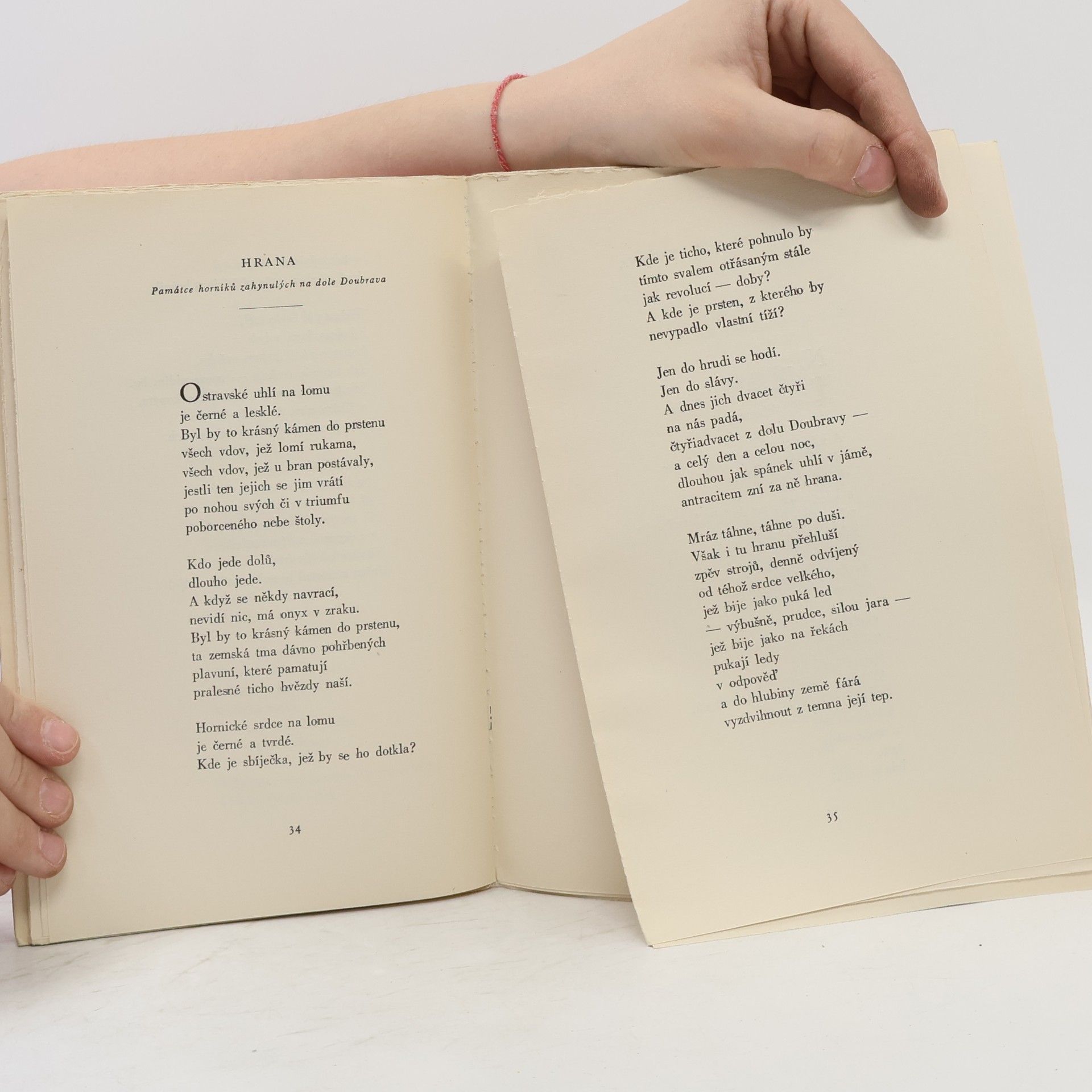Oldřich Mikulášek Horoucí zpěvy