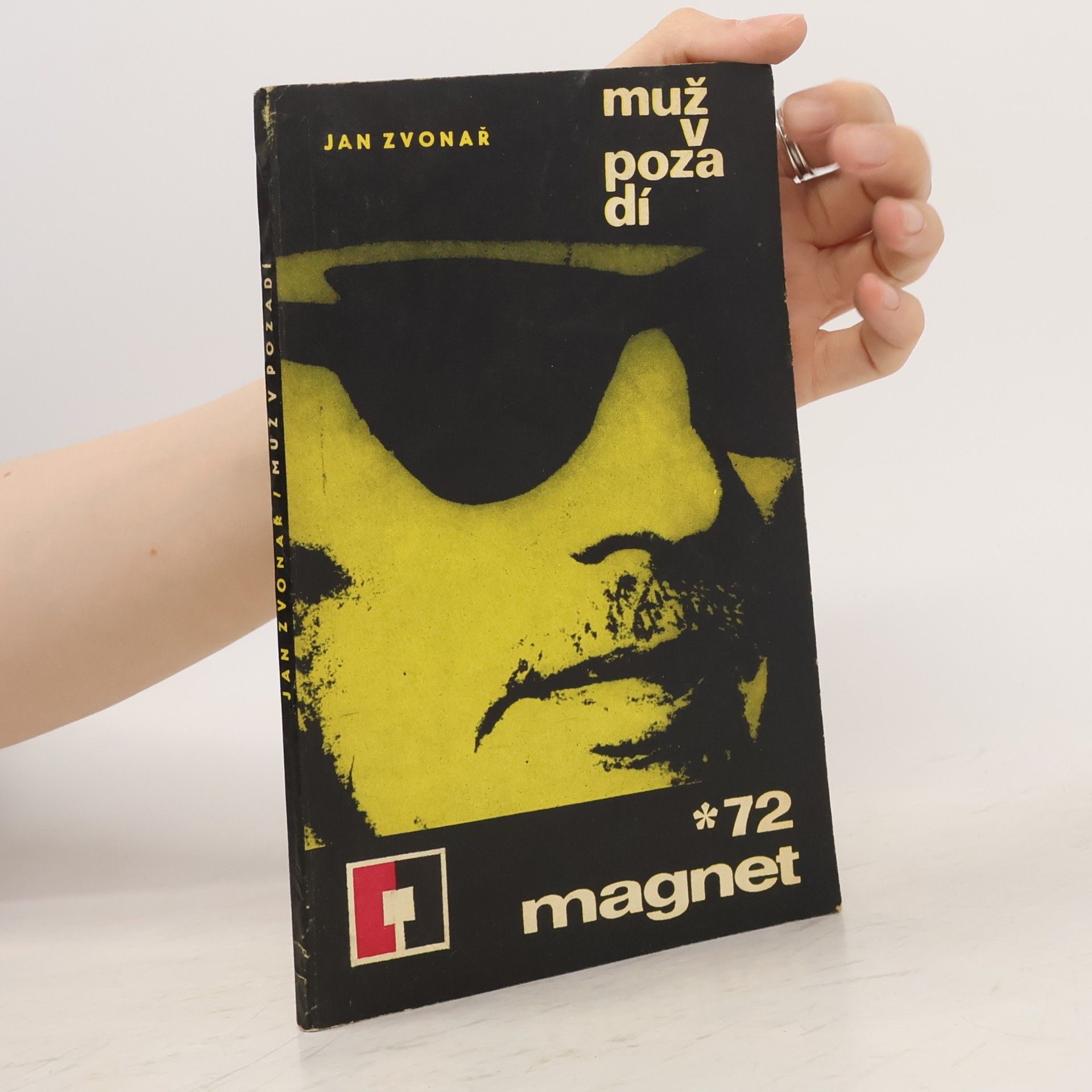 Jan Zvonař Muž v pozadí