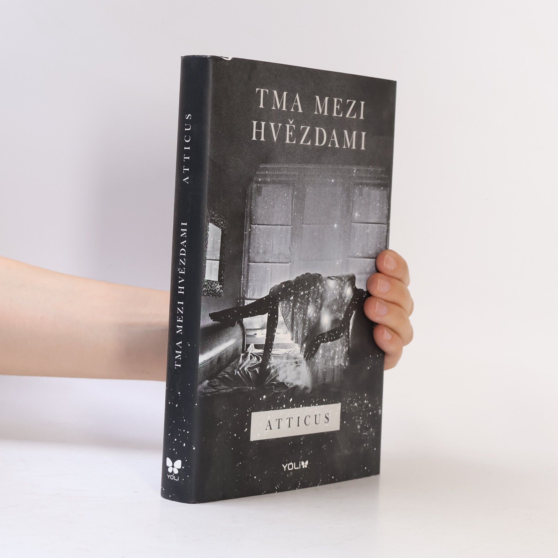 Atticus Tma mezi hvězdami