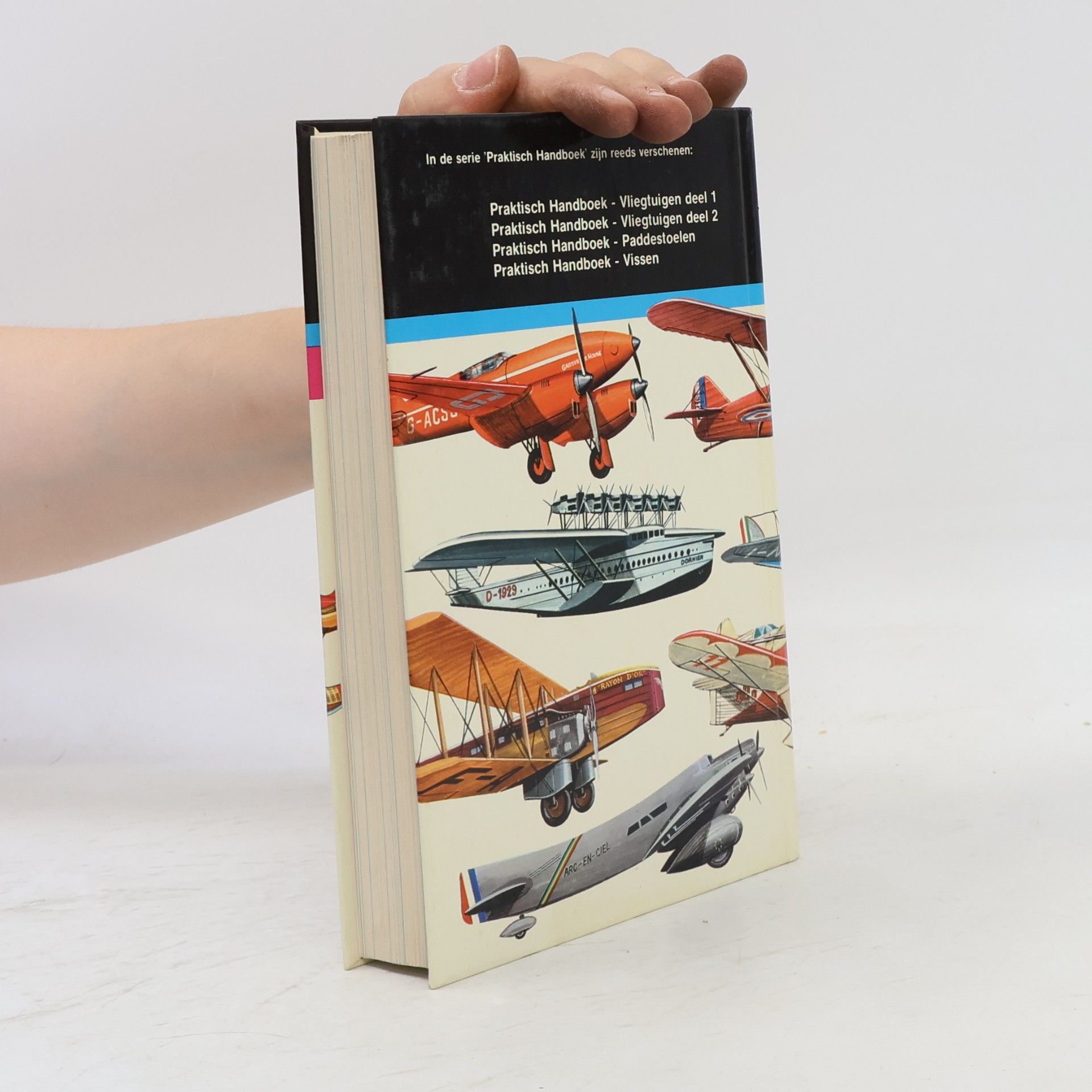 Enzo Angelucci Praktisch handboek vliegtuigen