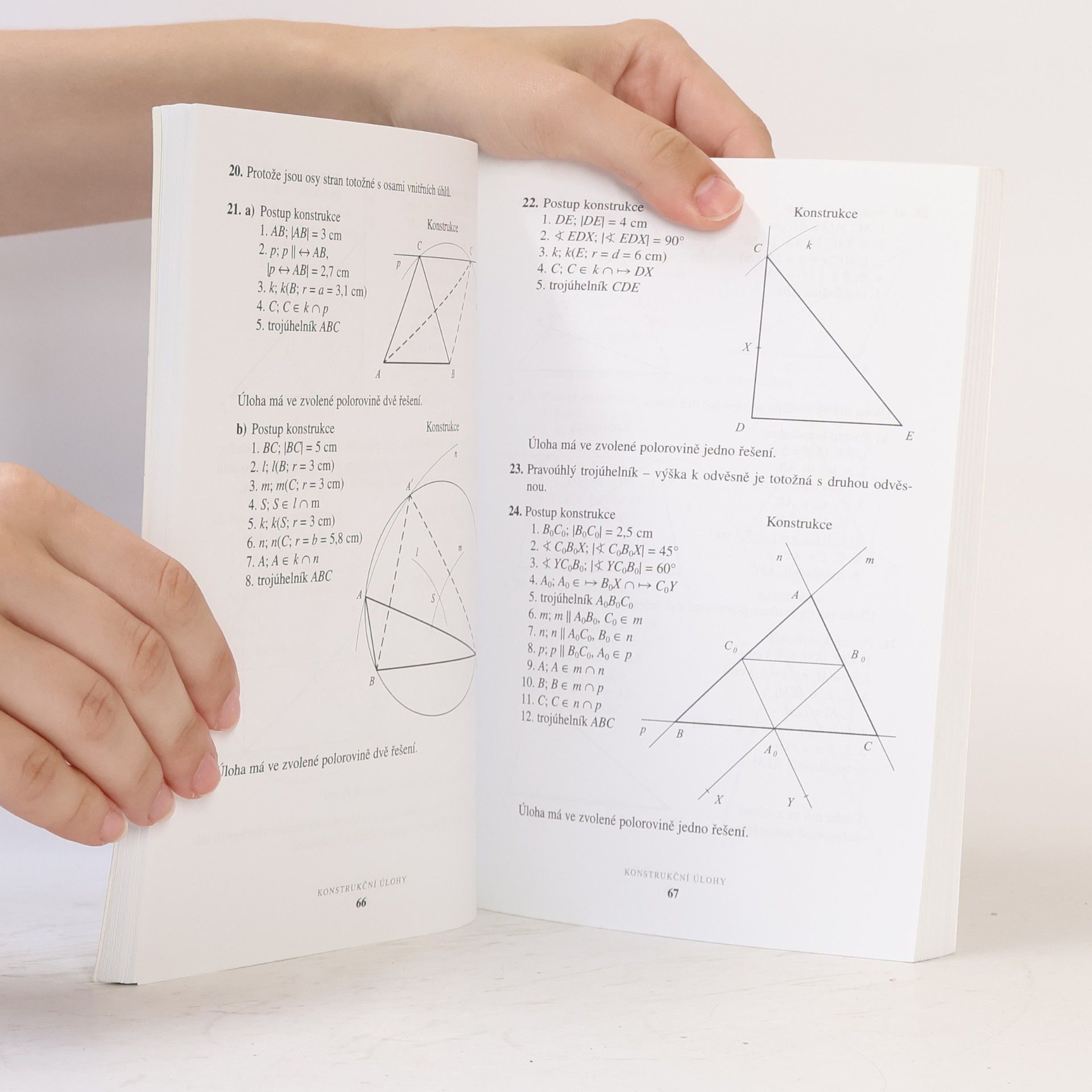 Martin Dytrych Sbírka úloh z matematiky pro nižší ročníky víceletých gymnázií a pro 2. stupeň základních škol: Geometrie a funkce