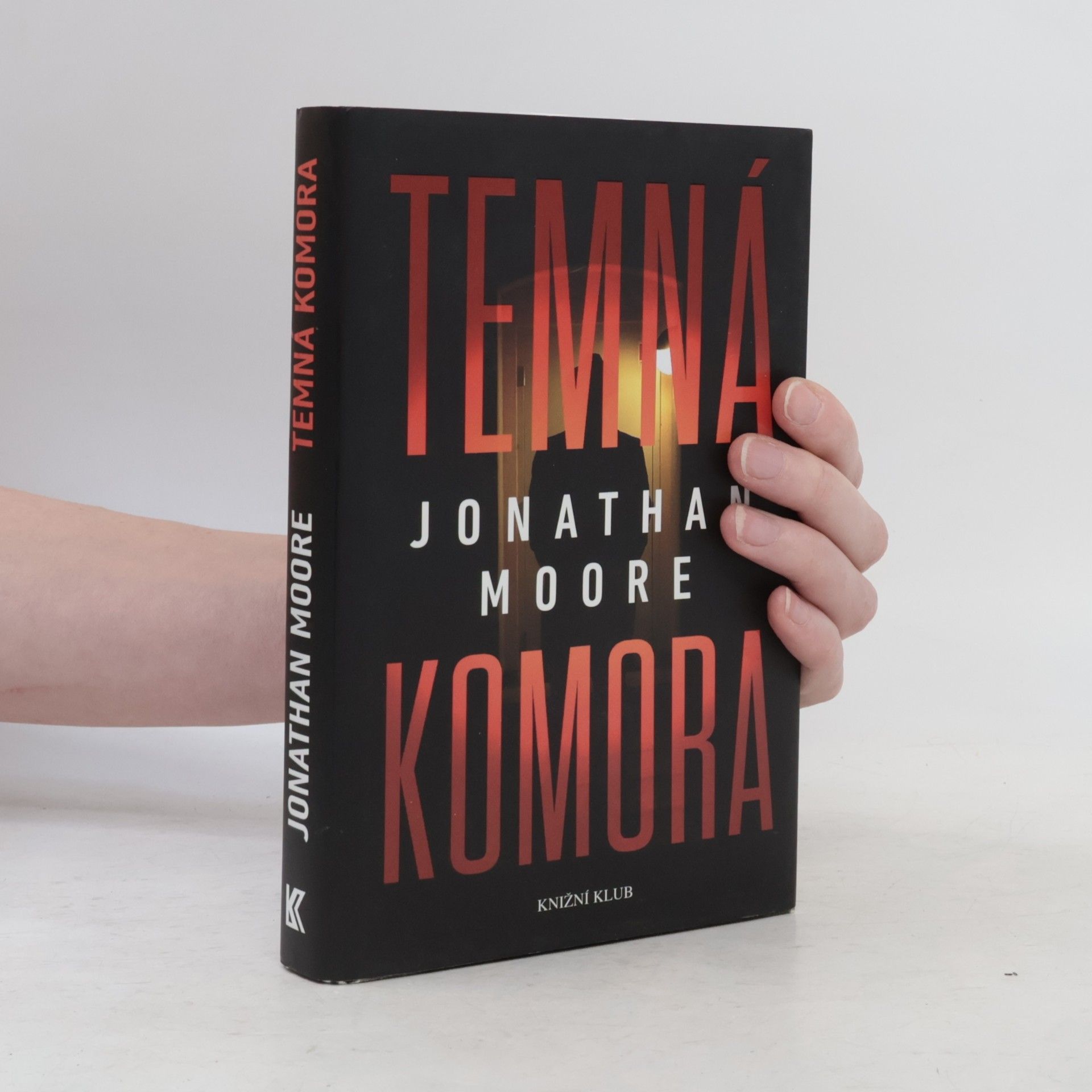 Jonathan Moore Temná komora
