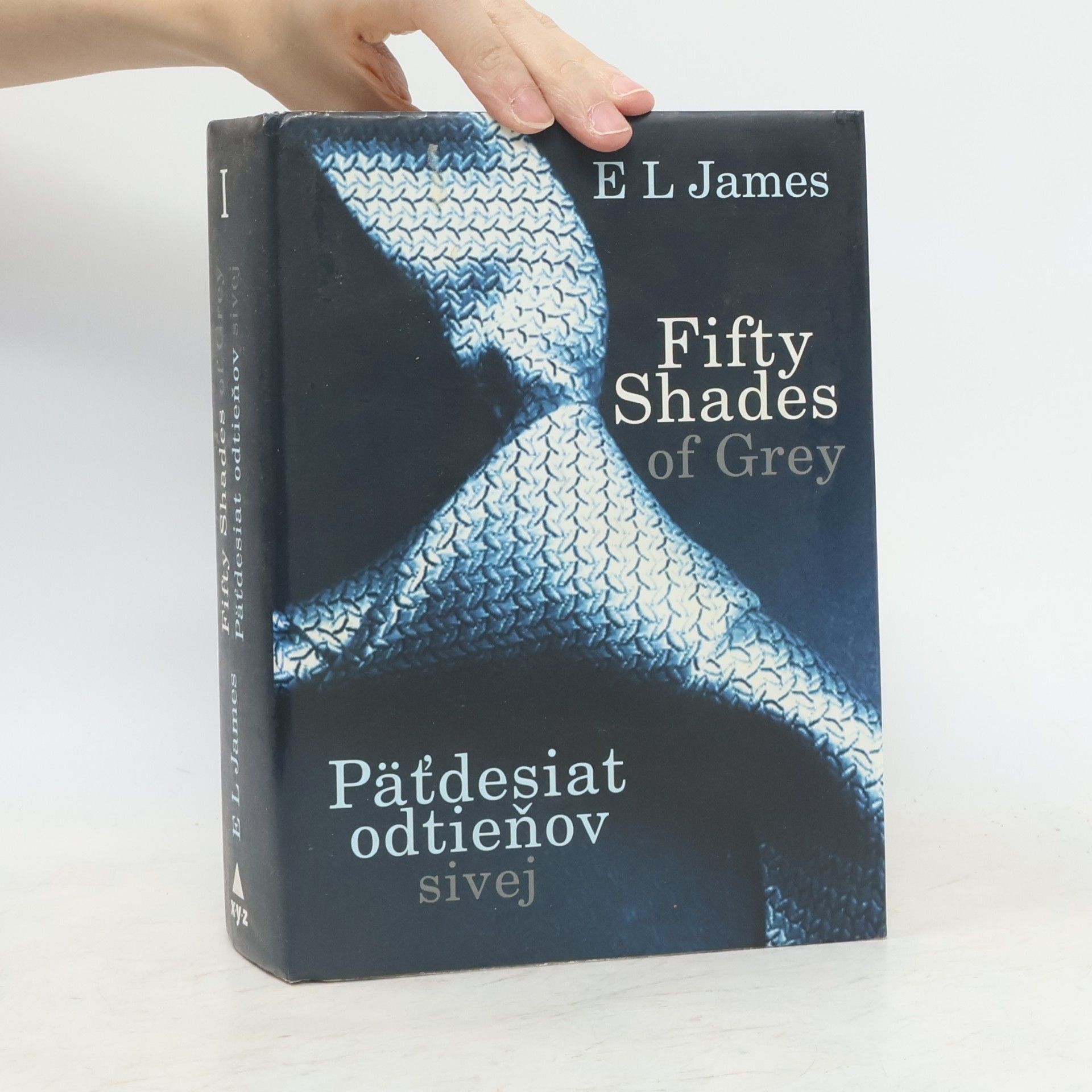 E. L. James Päťdesiat odtieňov sivej