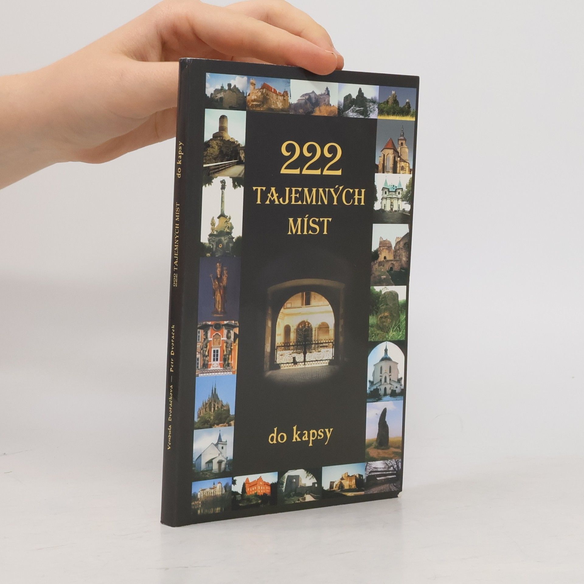 222 tajemných míst do kapsy