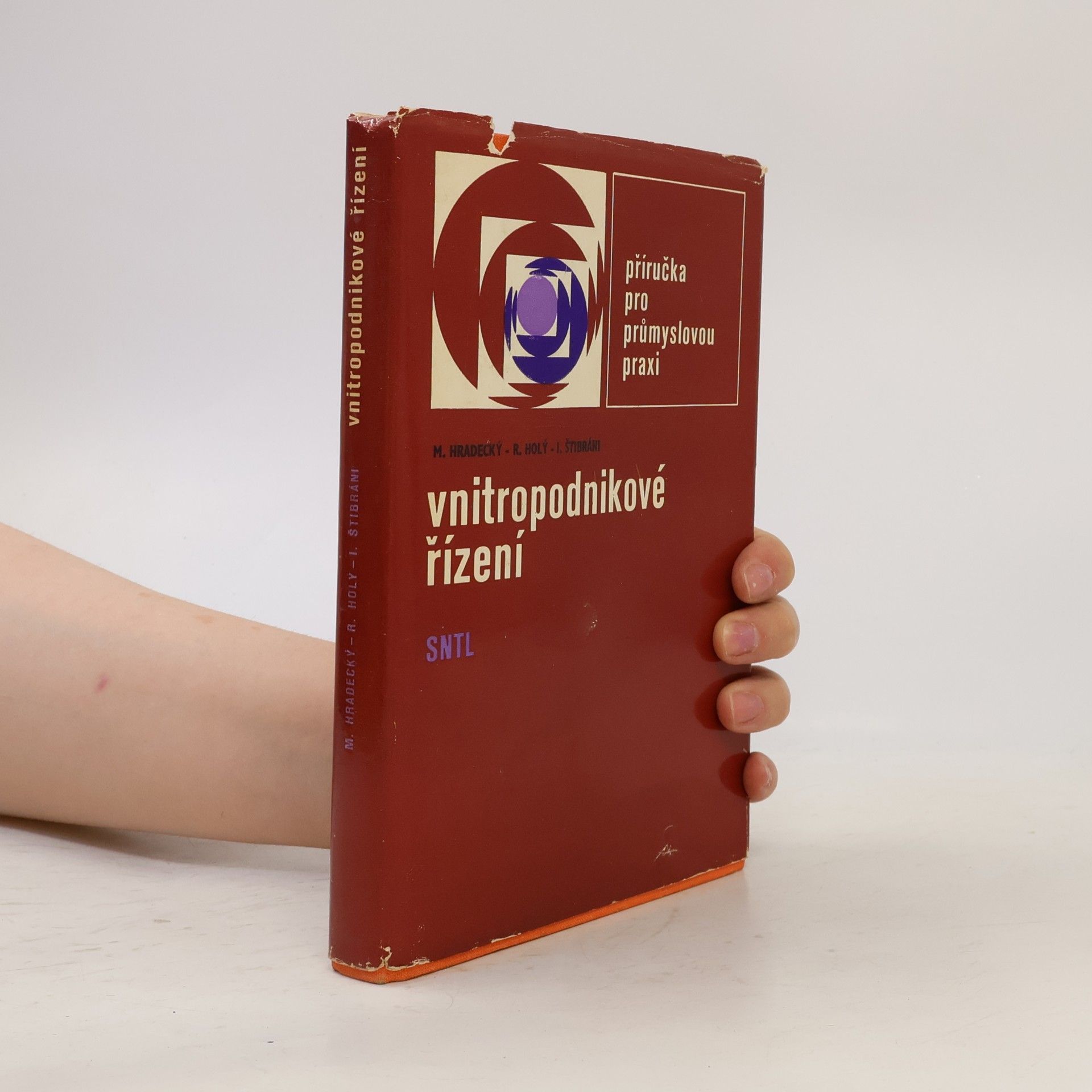 AA.VV. Vnitropodnikové řízení