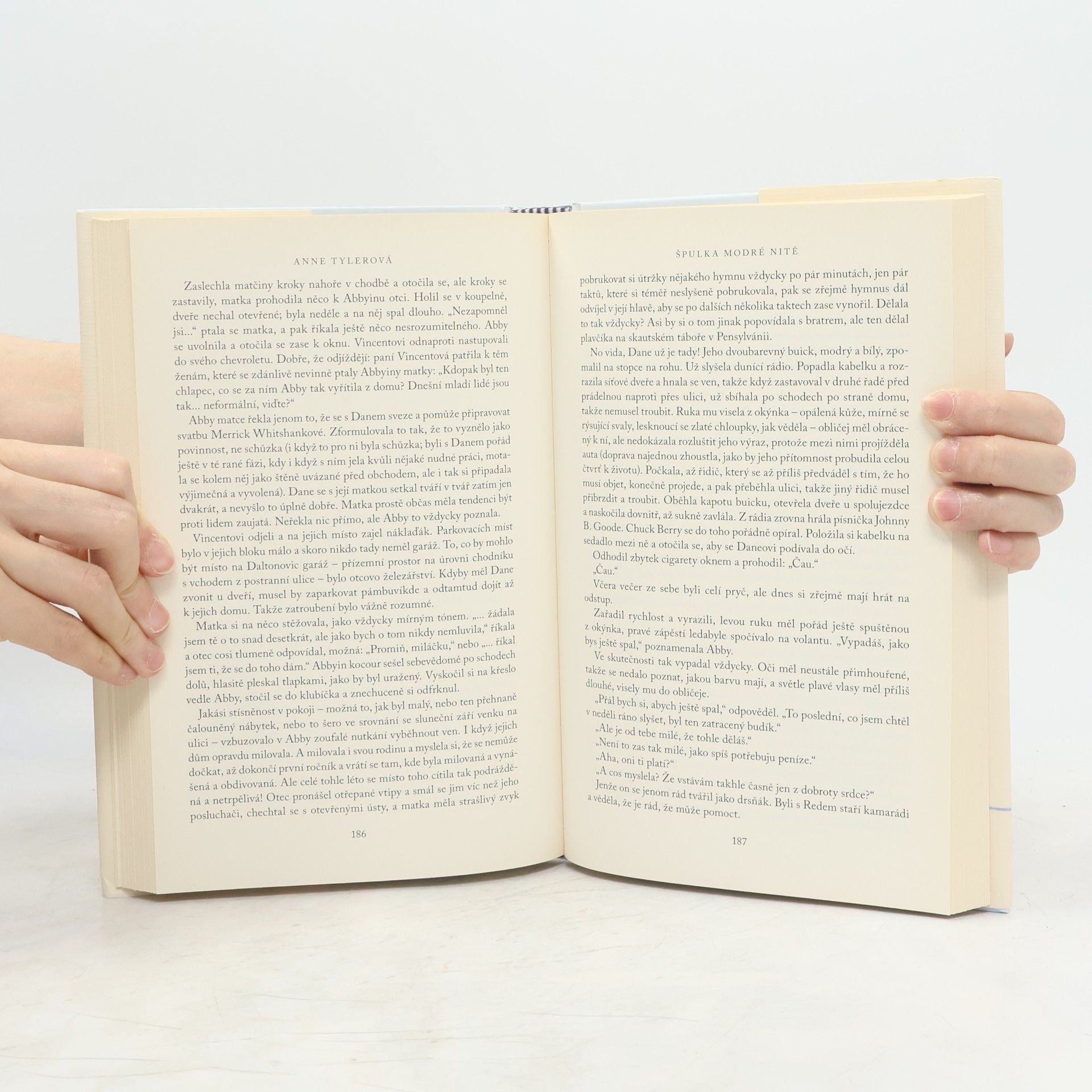 Anne Tyler Špulka modré nitě