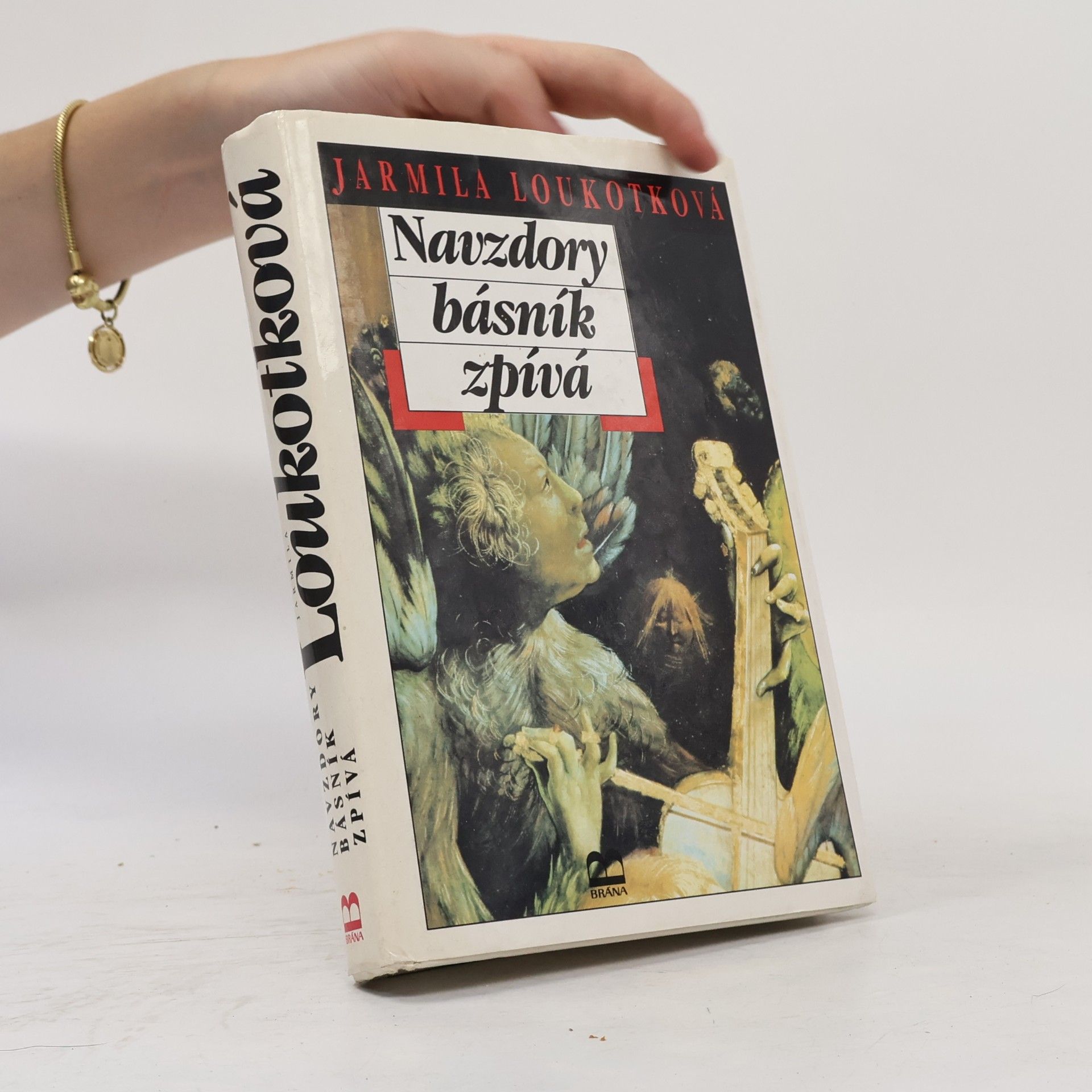 Jarmila Loukotková Navzdory básník zpívá