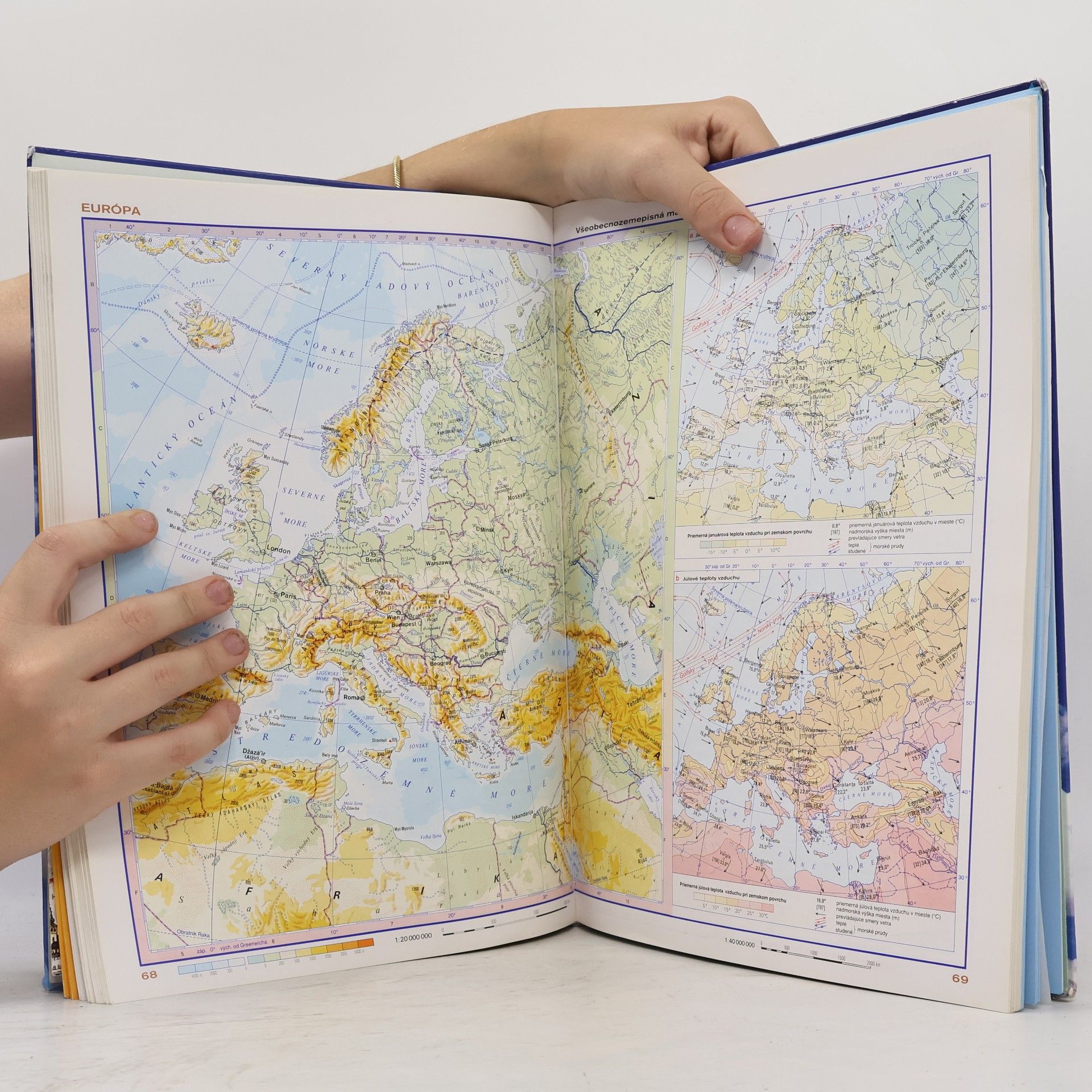 Autorenkollektiv Školský atlas sveta