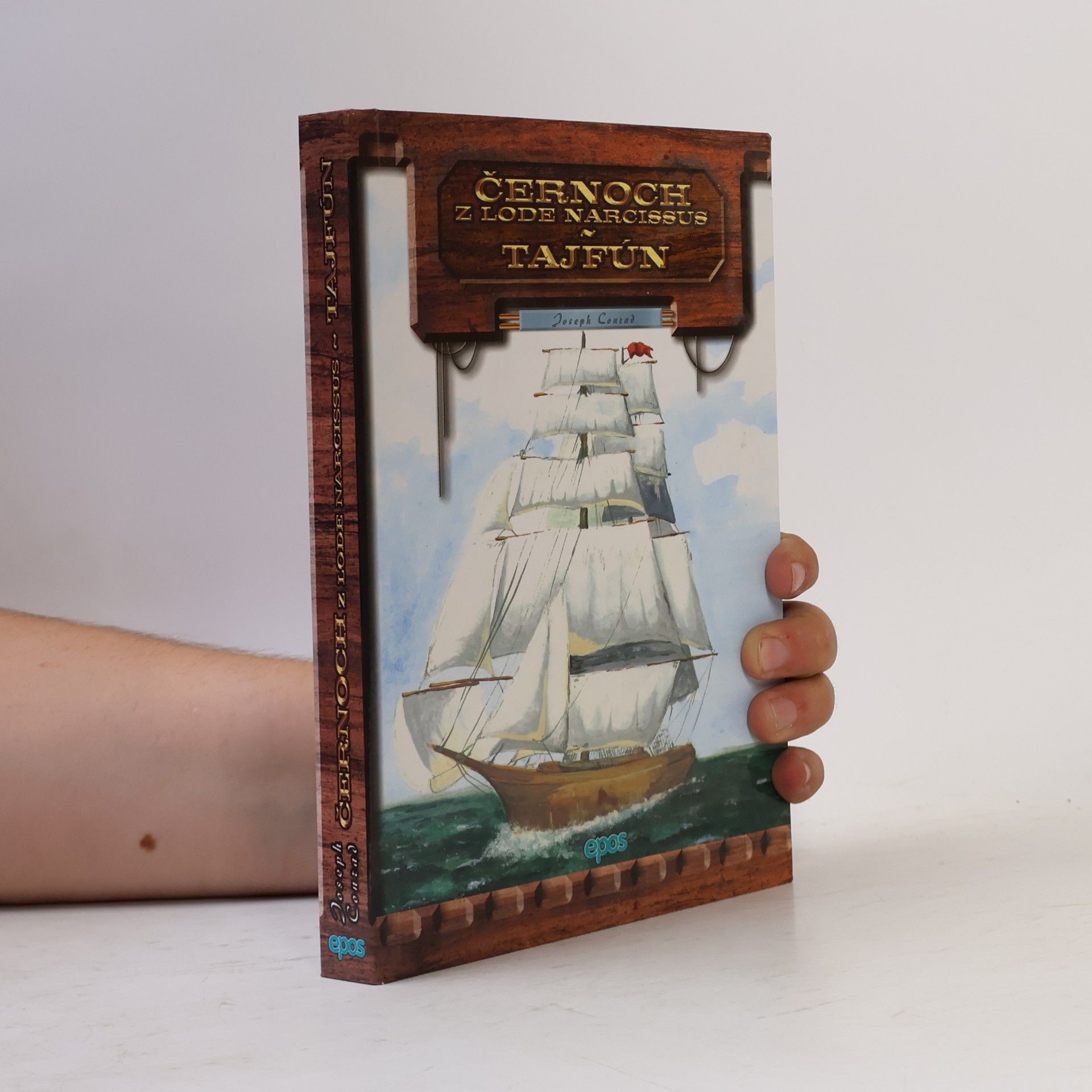 Joseph Conrad Černoch z lode Narcissus / Tajfún