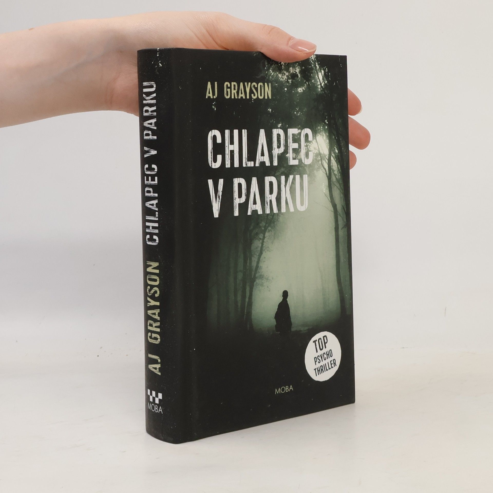 A. J. Grayson Chlapec v parku