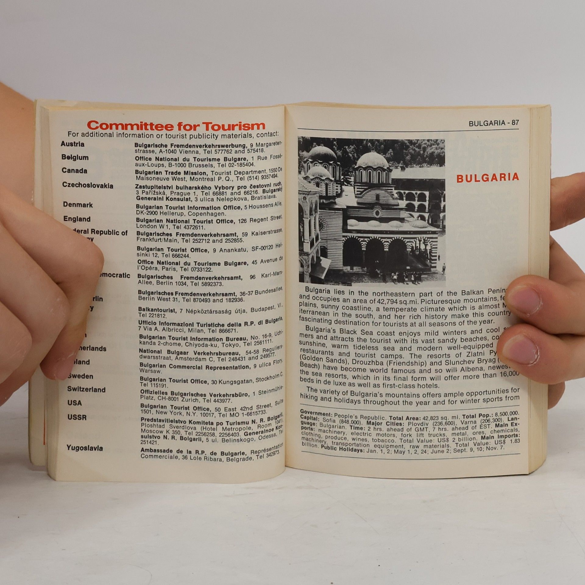 Various authors America Overseas Guide 1973/74