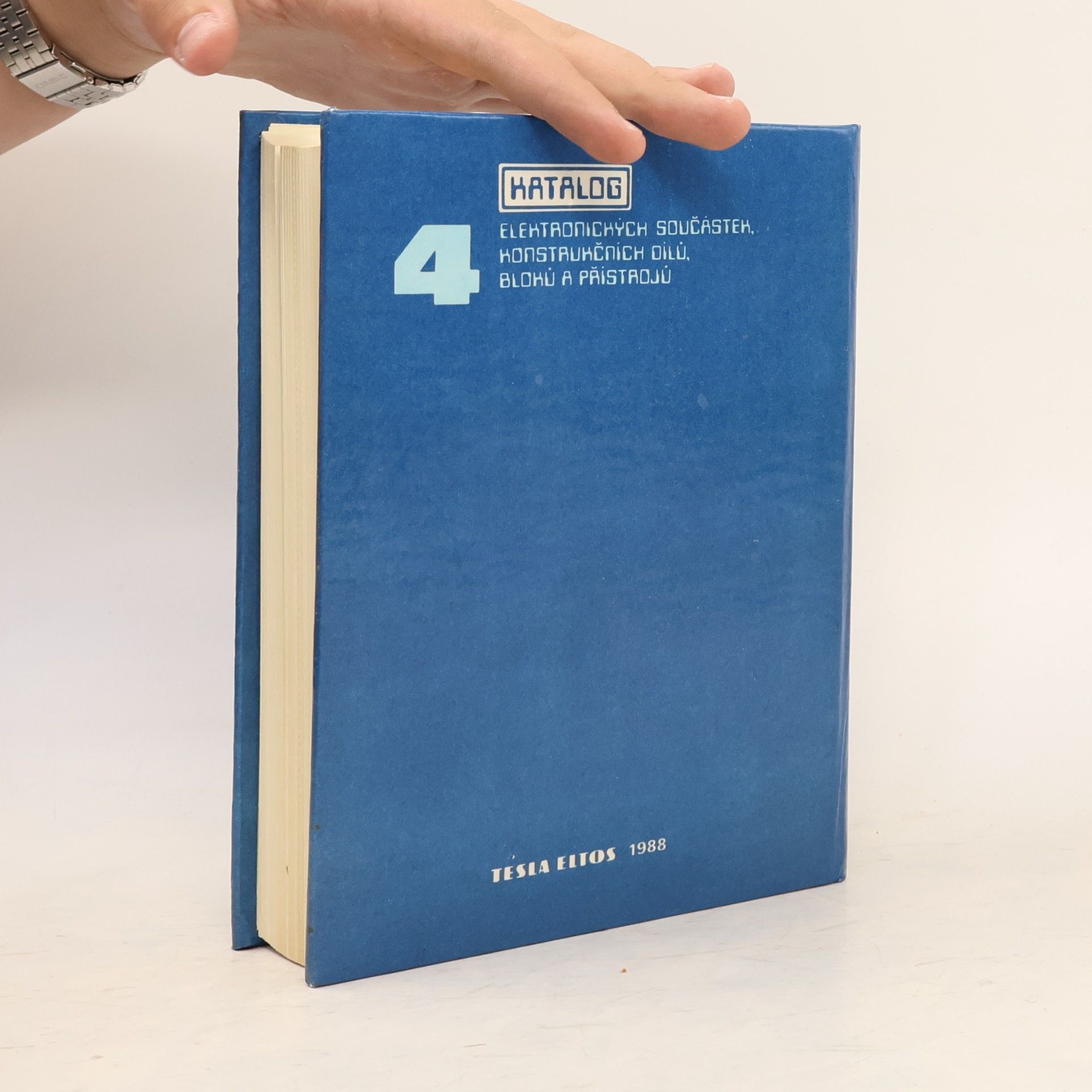 Vlastimil Halamíček Katalog elektronických součástek, konstrukčních dílů, bloků a přístrojů. 4. díl