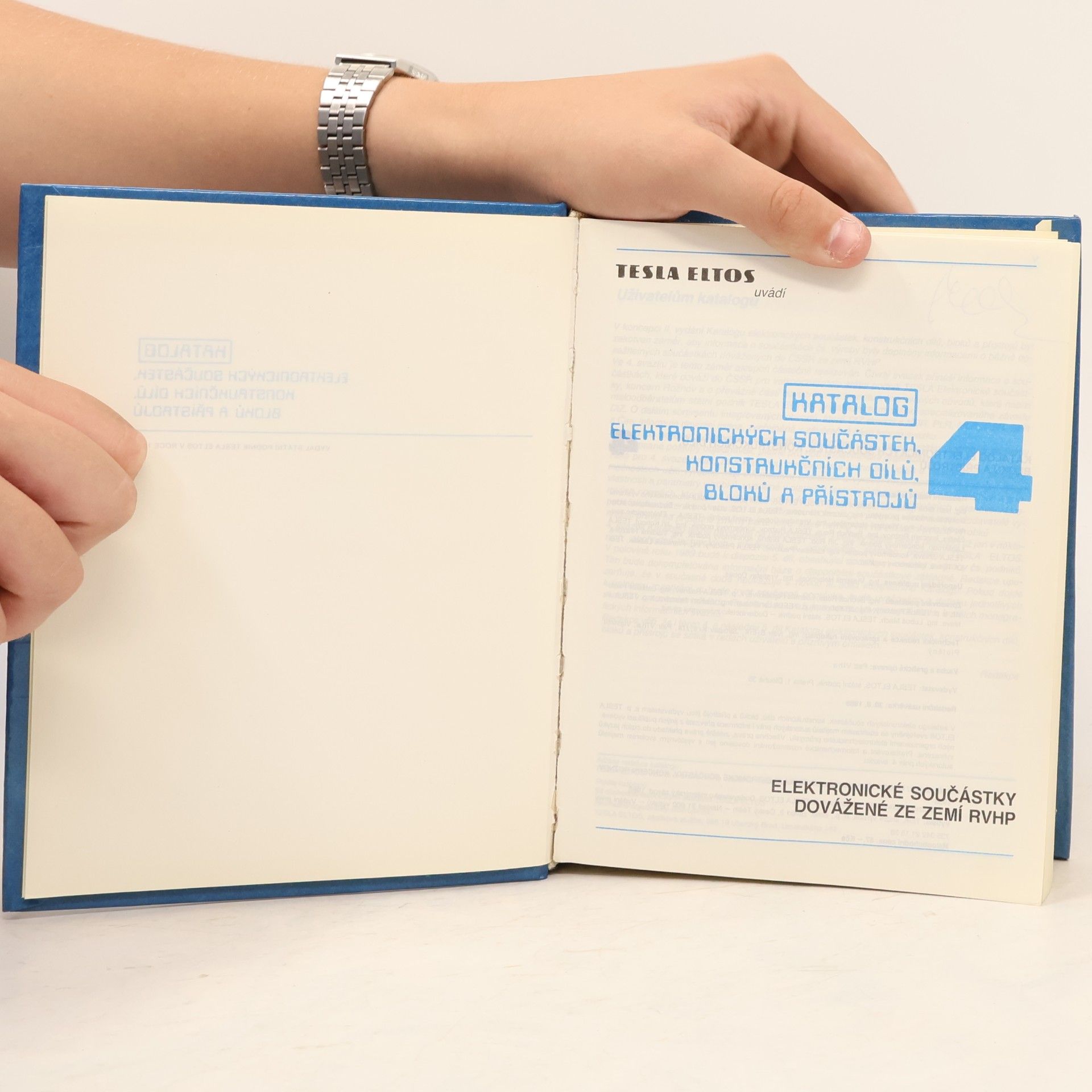 Vlastimil Halamíček Katalog elektronických součástek, konstrukčních dílů, bloků a přístrojů. 4. díl