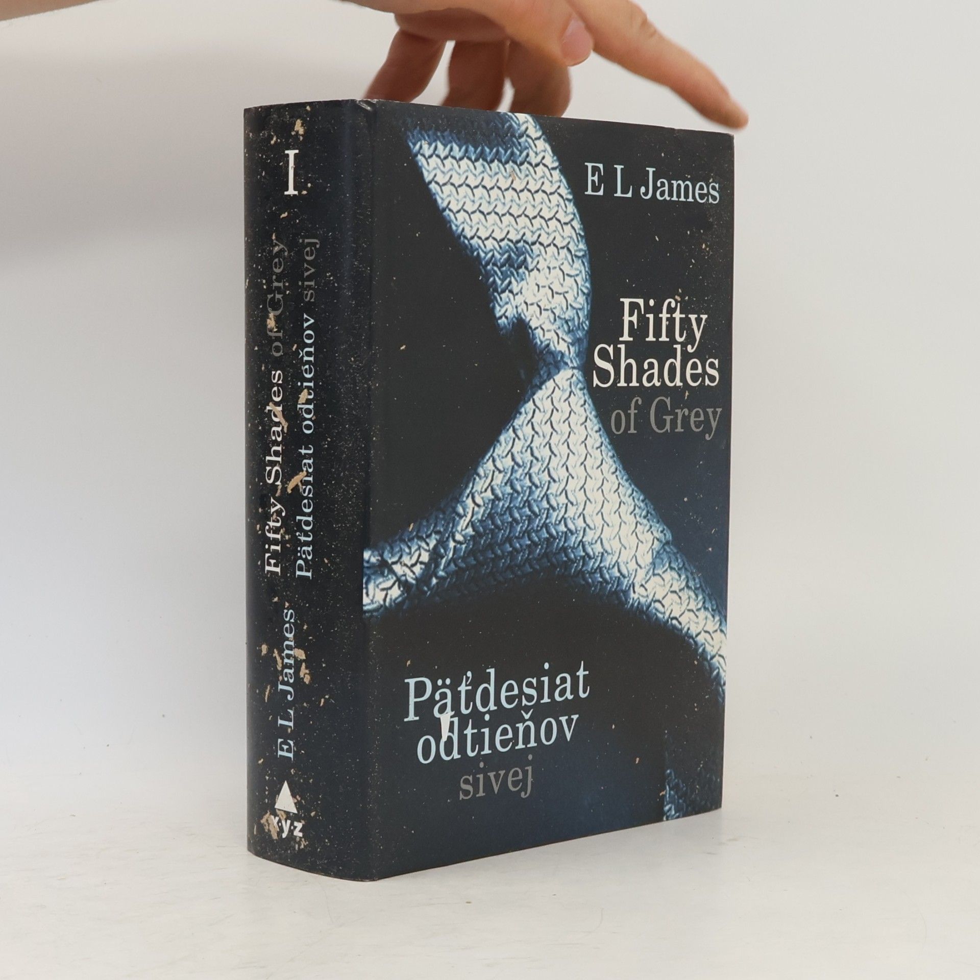 E. L. James Päťdesiat odtieňov sivej