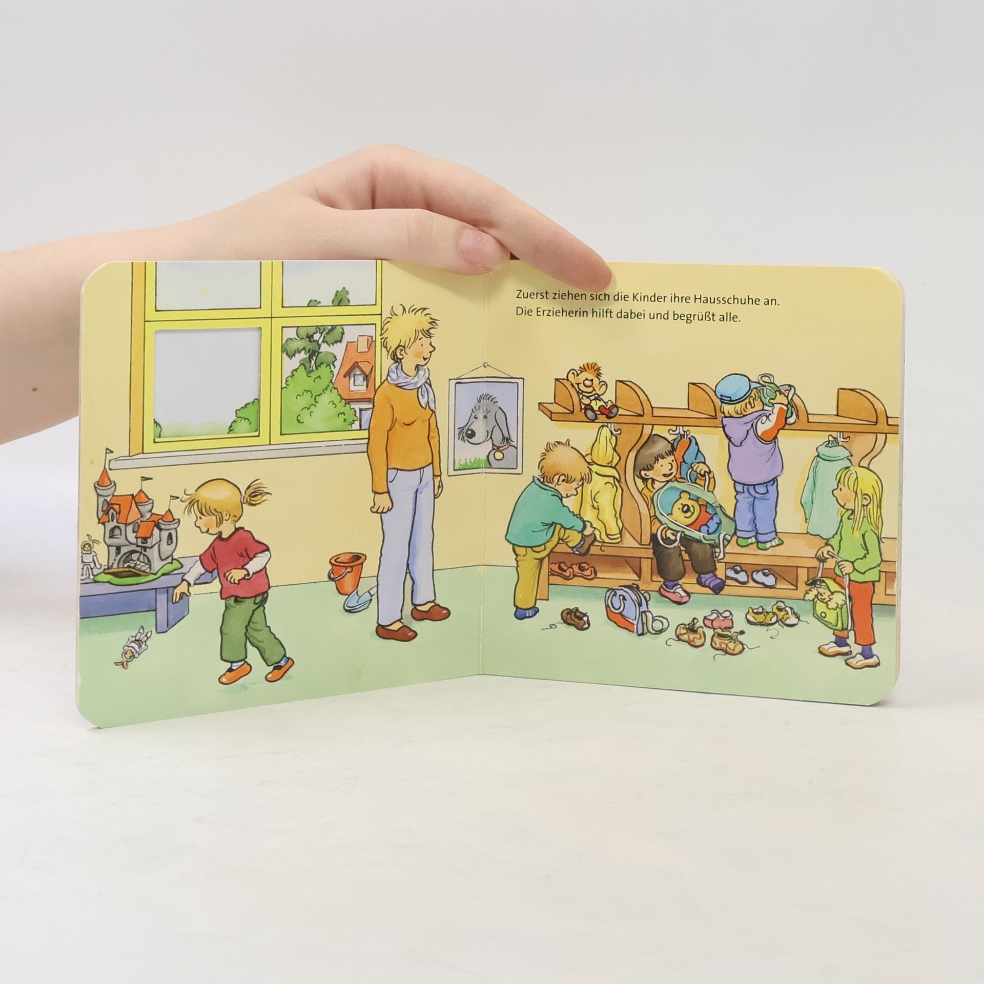 Autorenkollektiv Mein Gucklochbuch. Im Kindergarten