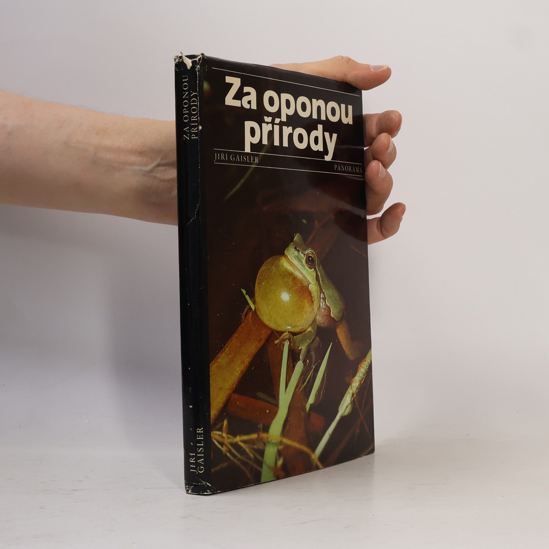 Za oponou přírody