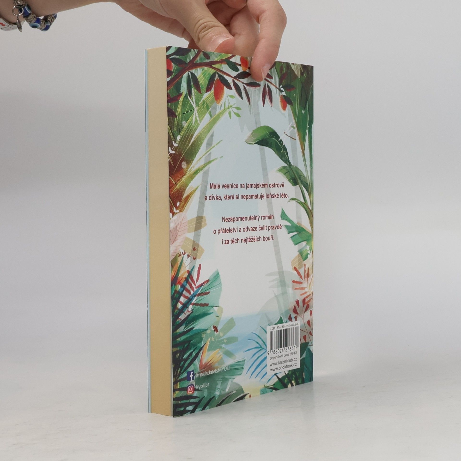 Kereen Getten Mango nepadá daleko od stromu