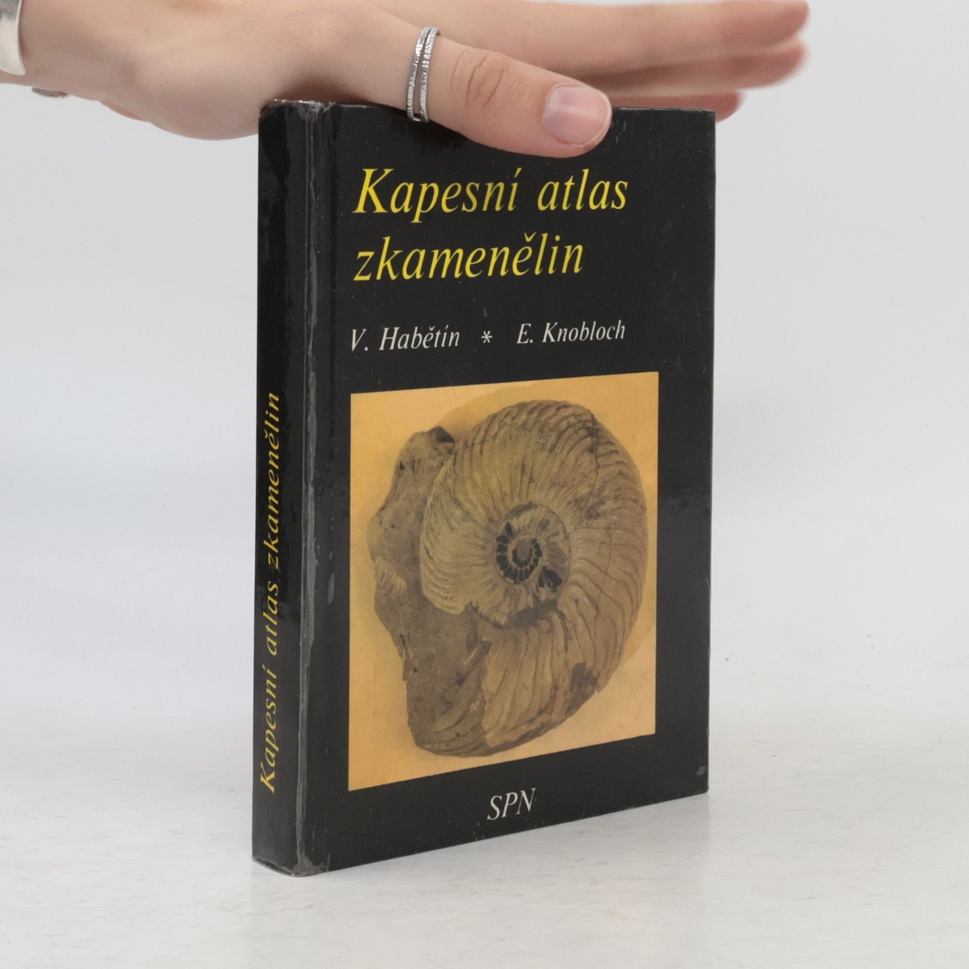 Kapesní atlas zkamenělin