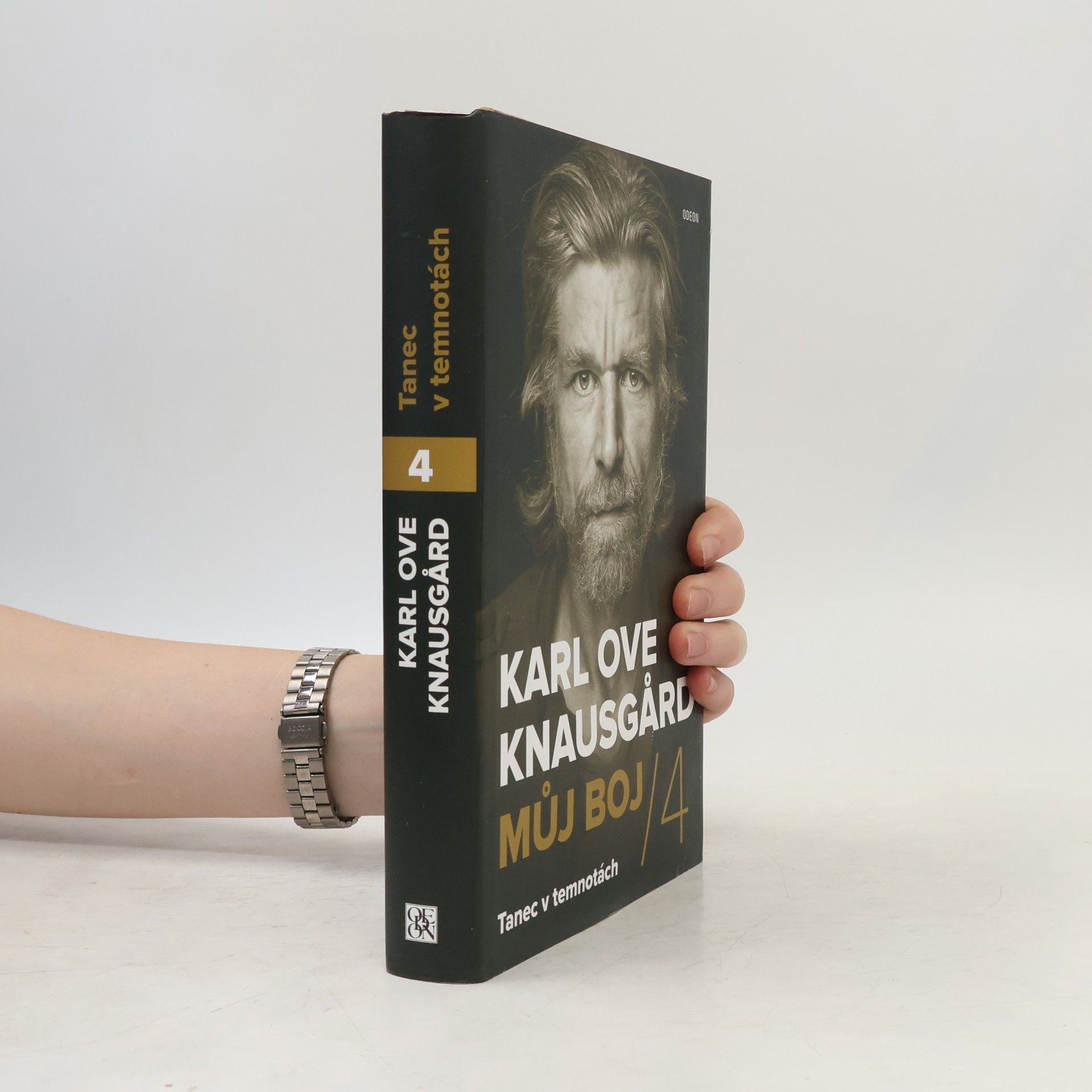 Karl Ove Knausgård Můj boj. 4, Tanec v temnotách