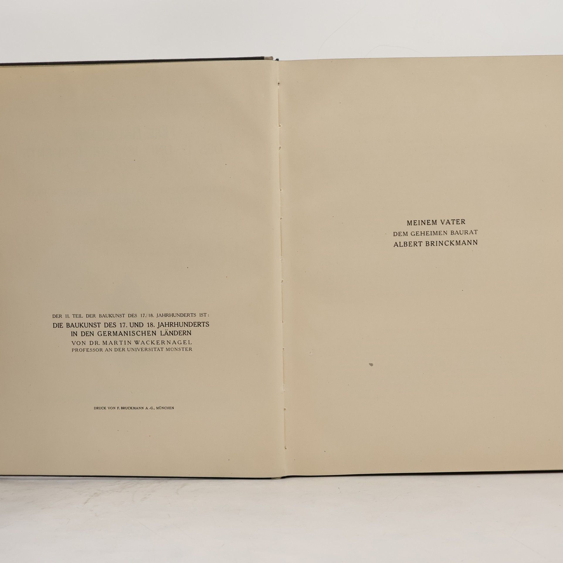 Martin Wackernagel andbuch der Kunstwissenschaft. Baukunst des 17. und 18. Jahrhunderts in den germanischen Ländern