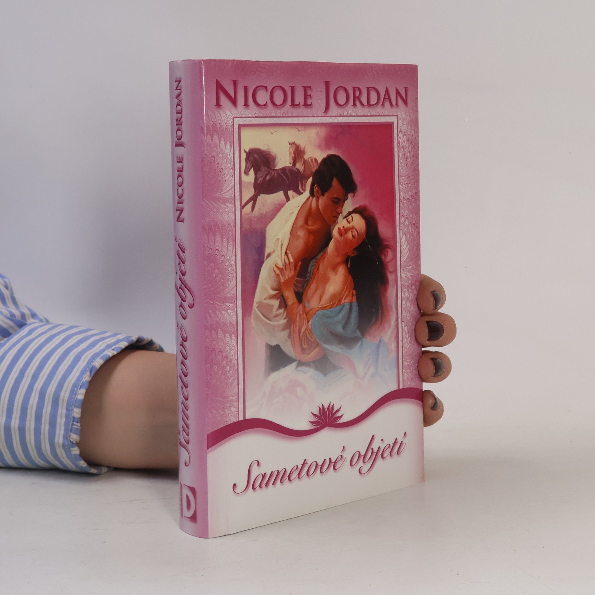 Nicole Jordan Sametové objetí
