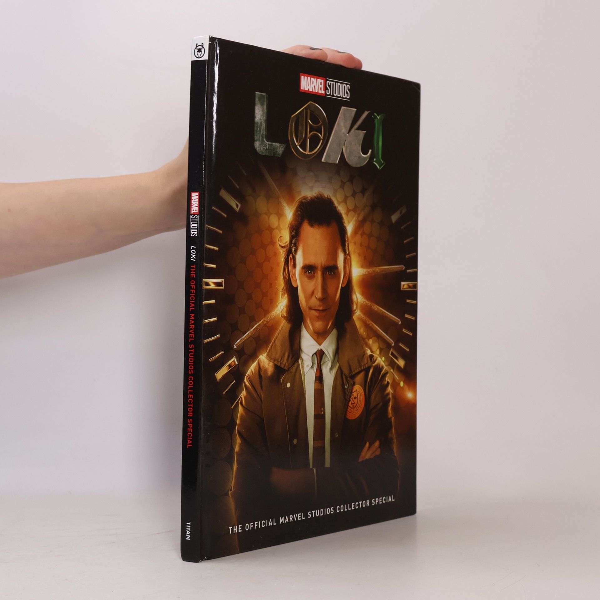 Autores varios Marvel's Loki The Official Collector Special Book
