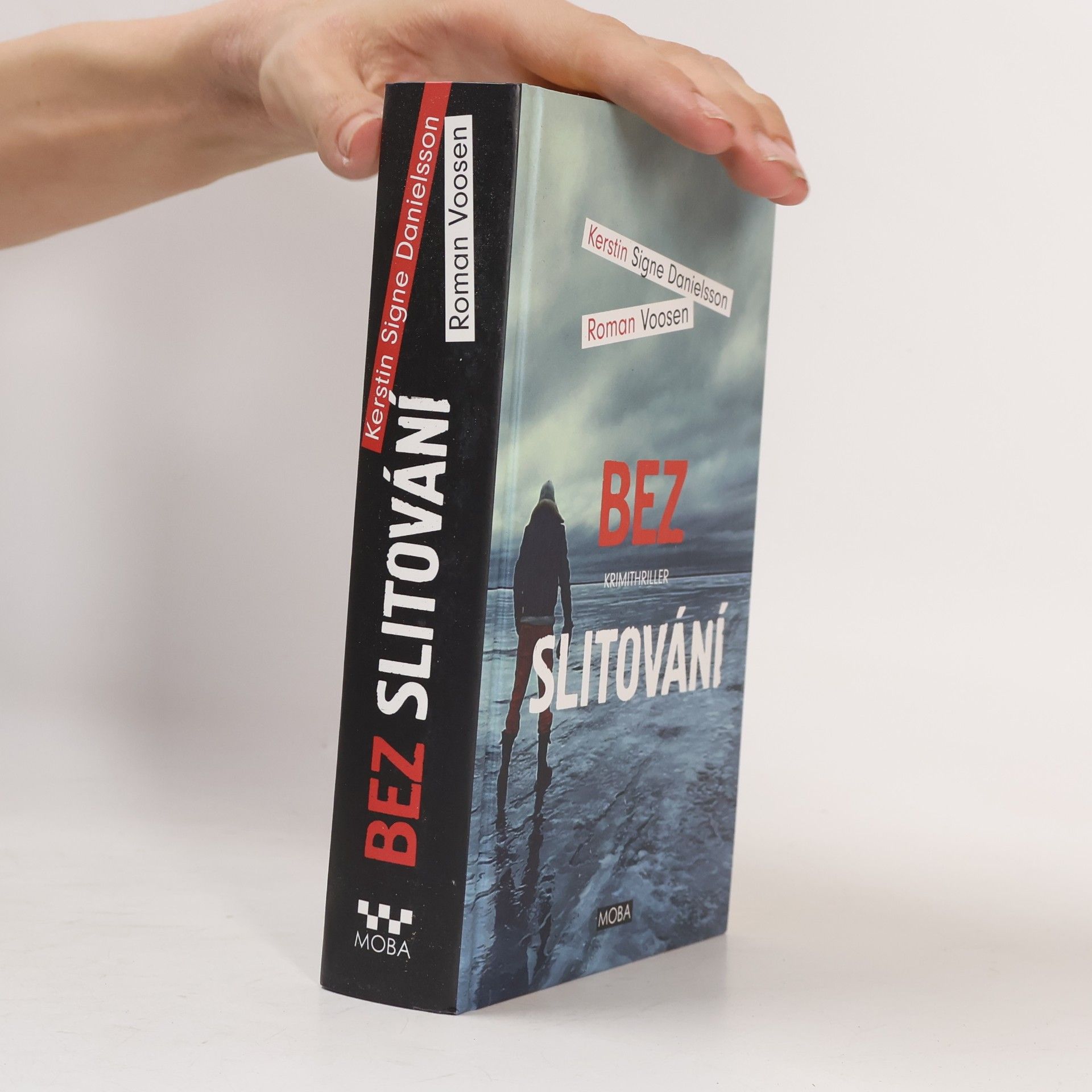Roman Voosen Bez slitování