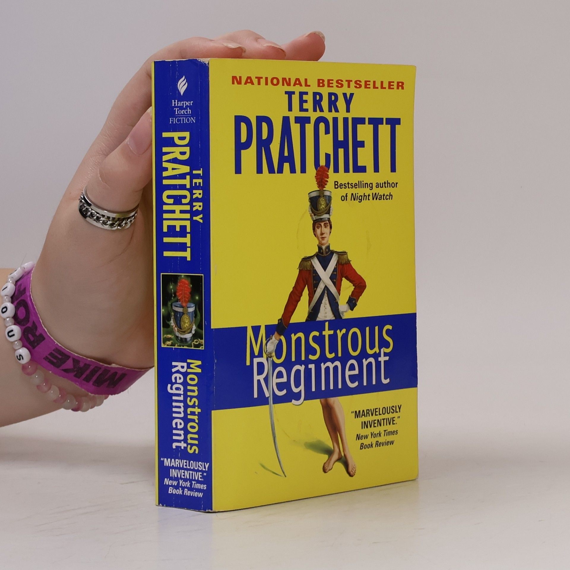 Terry Pratchett Monstrous Regiment