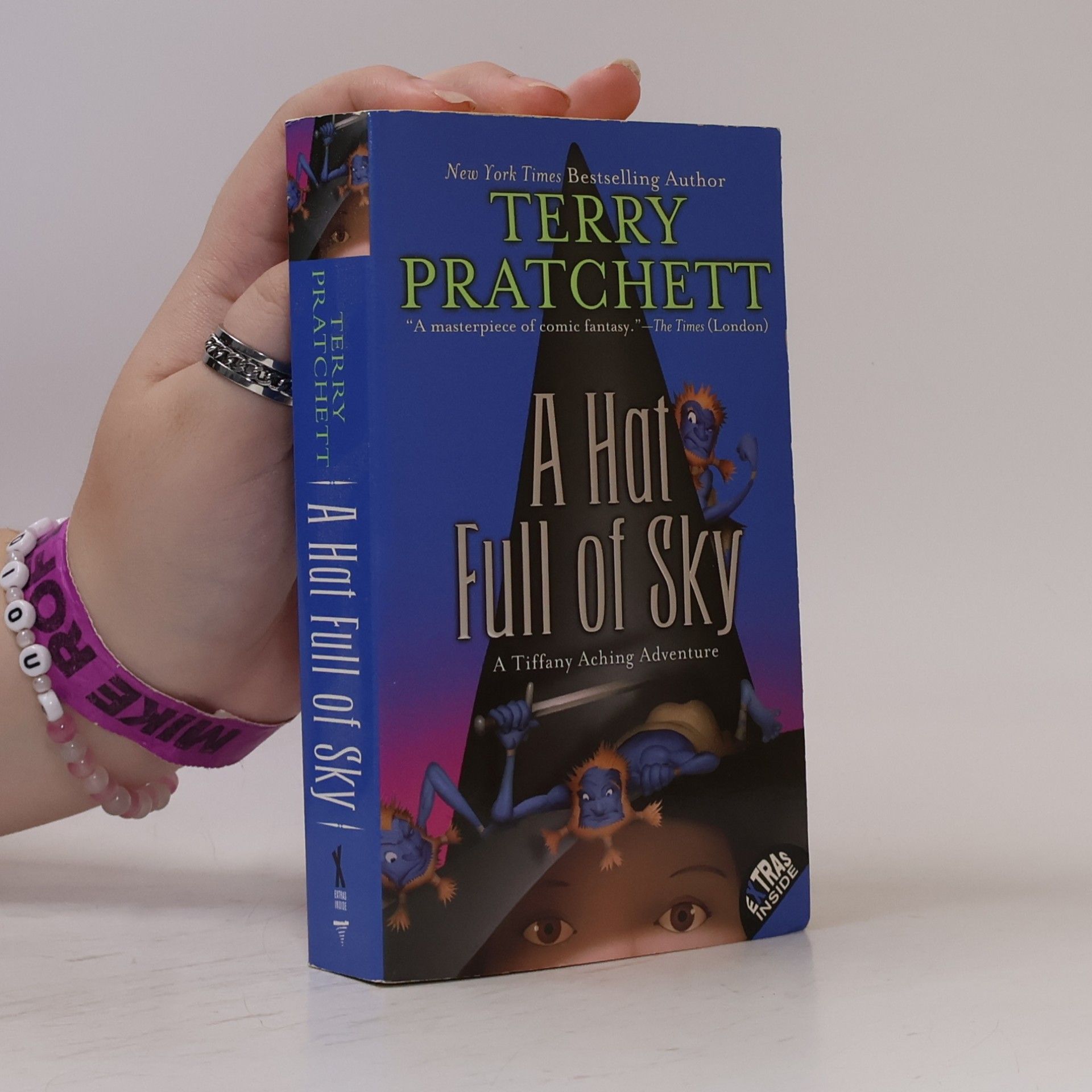 Terry Pratchett A Hat Full of Sky