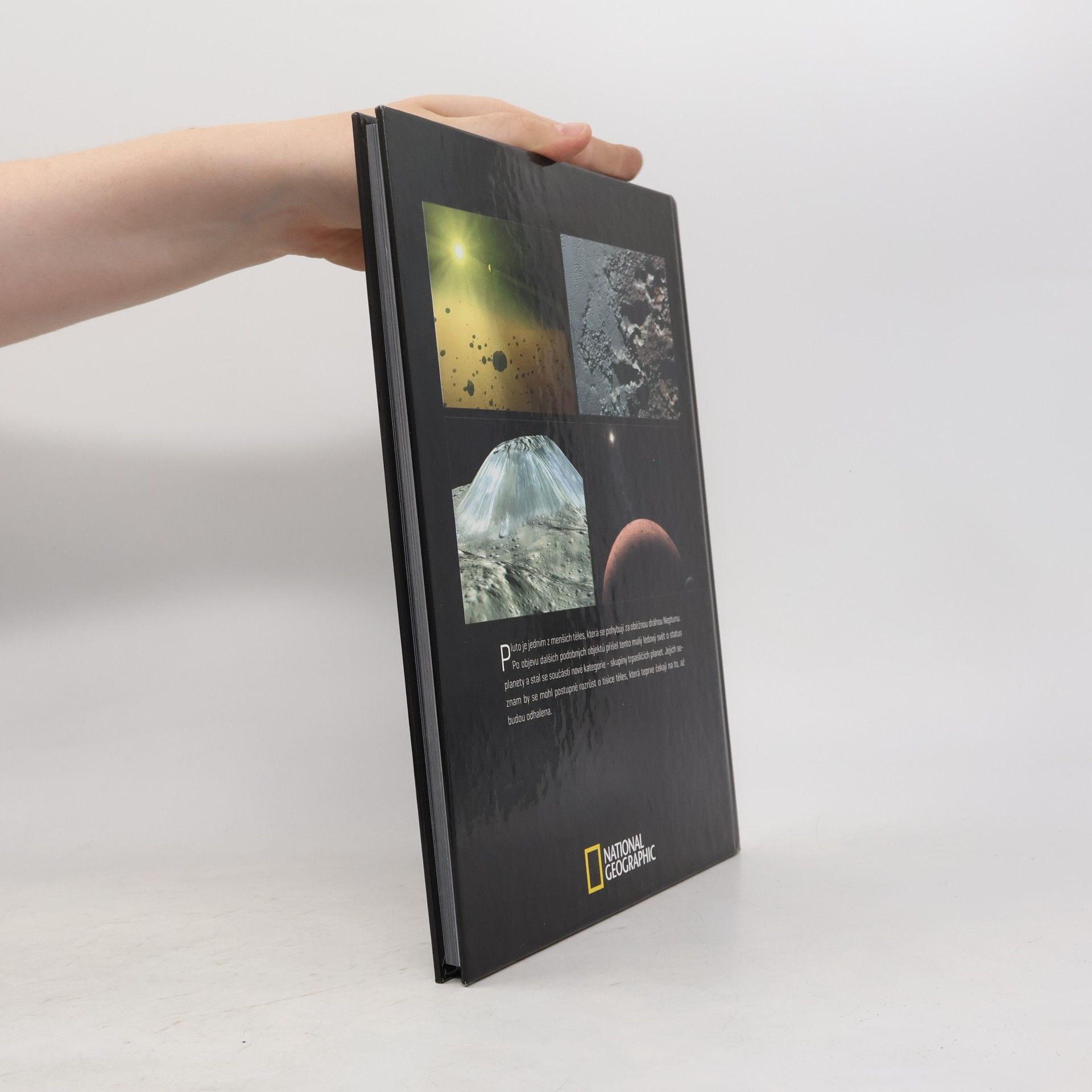 Various authors Atlas vesmíru 35. Pluto a trpasličí planety