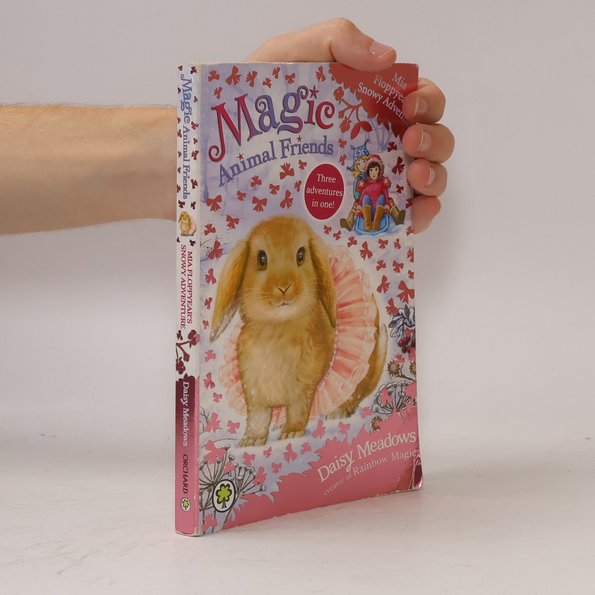 Daisy Meadows Magic Animal Friends: Mia Floppyear's Snowy Adventure