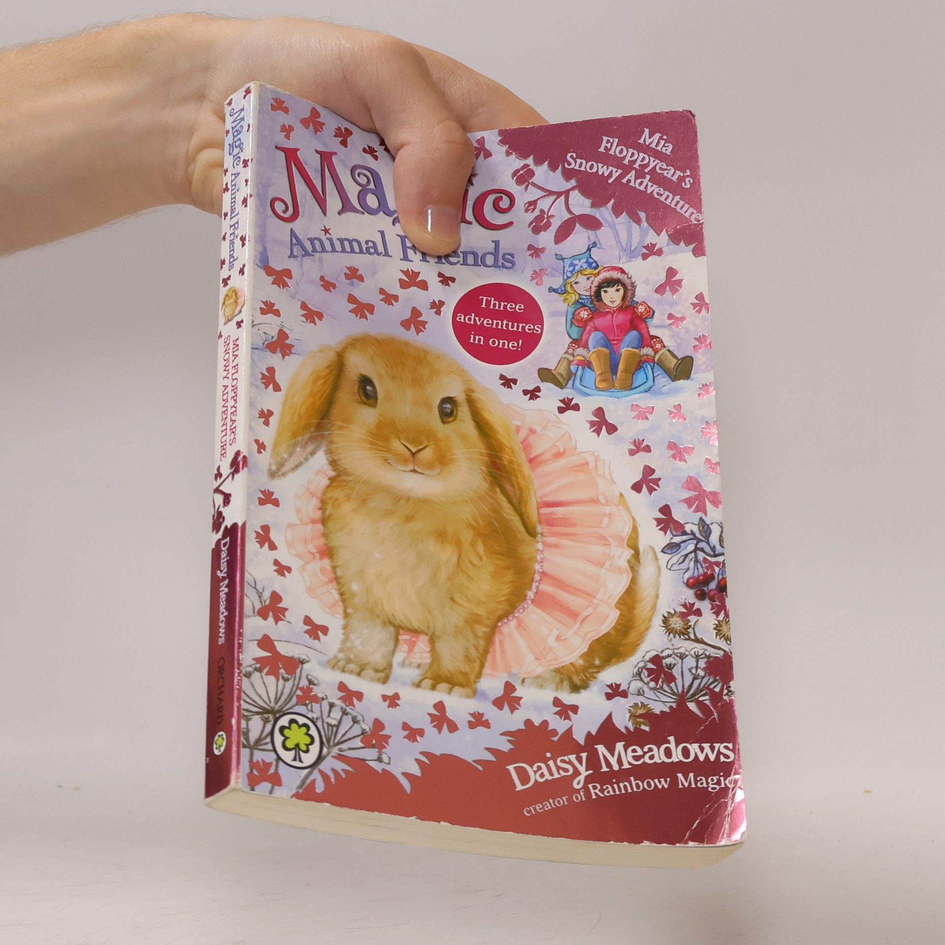 Daisy Meadows Magic Animal Friends: Mia Floppyear's Snowy Adventure