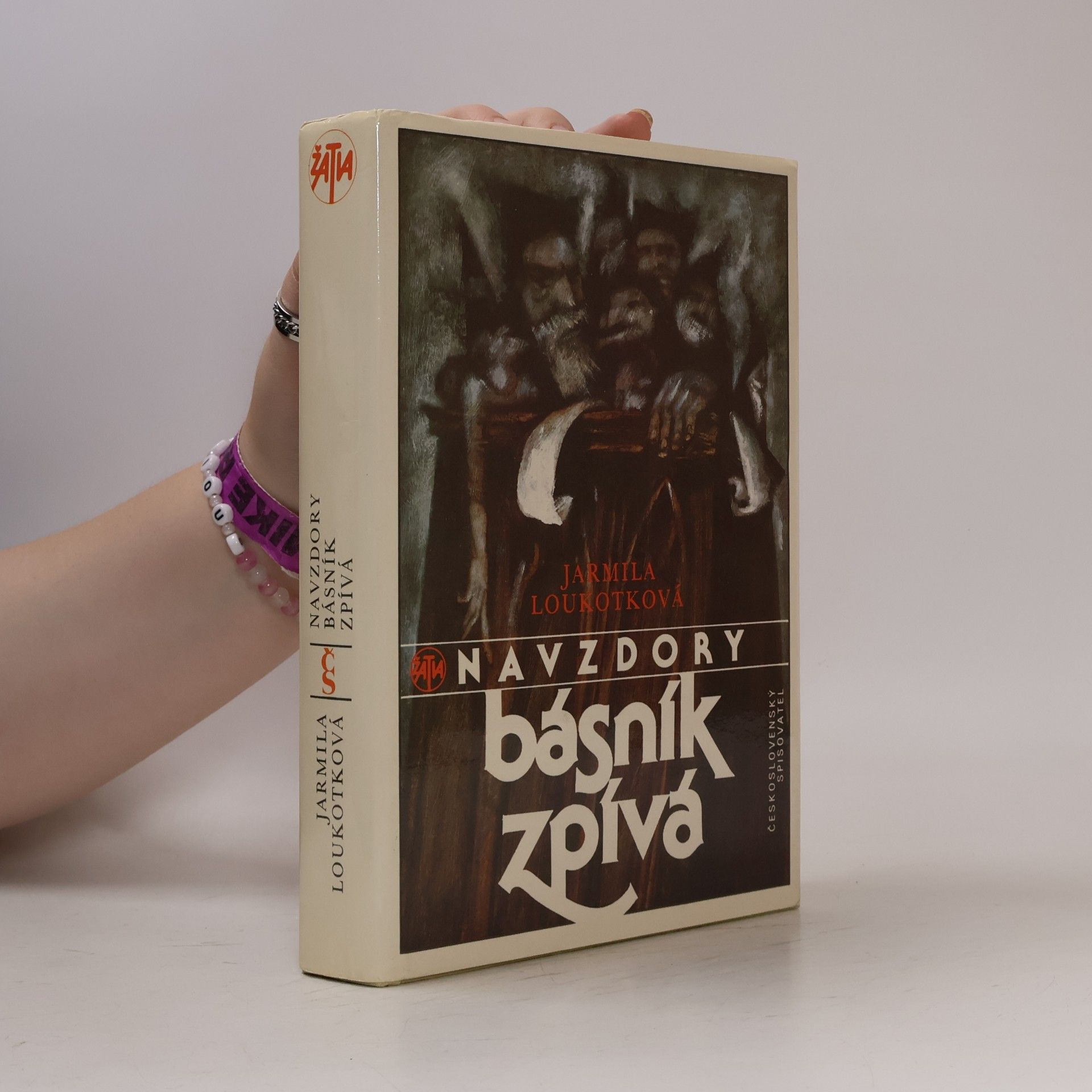 Jarmila Loukotková Navzdory básník zpívá