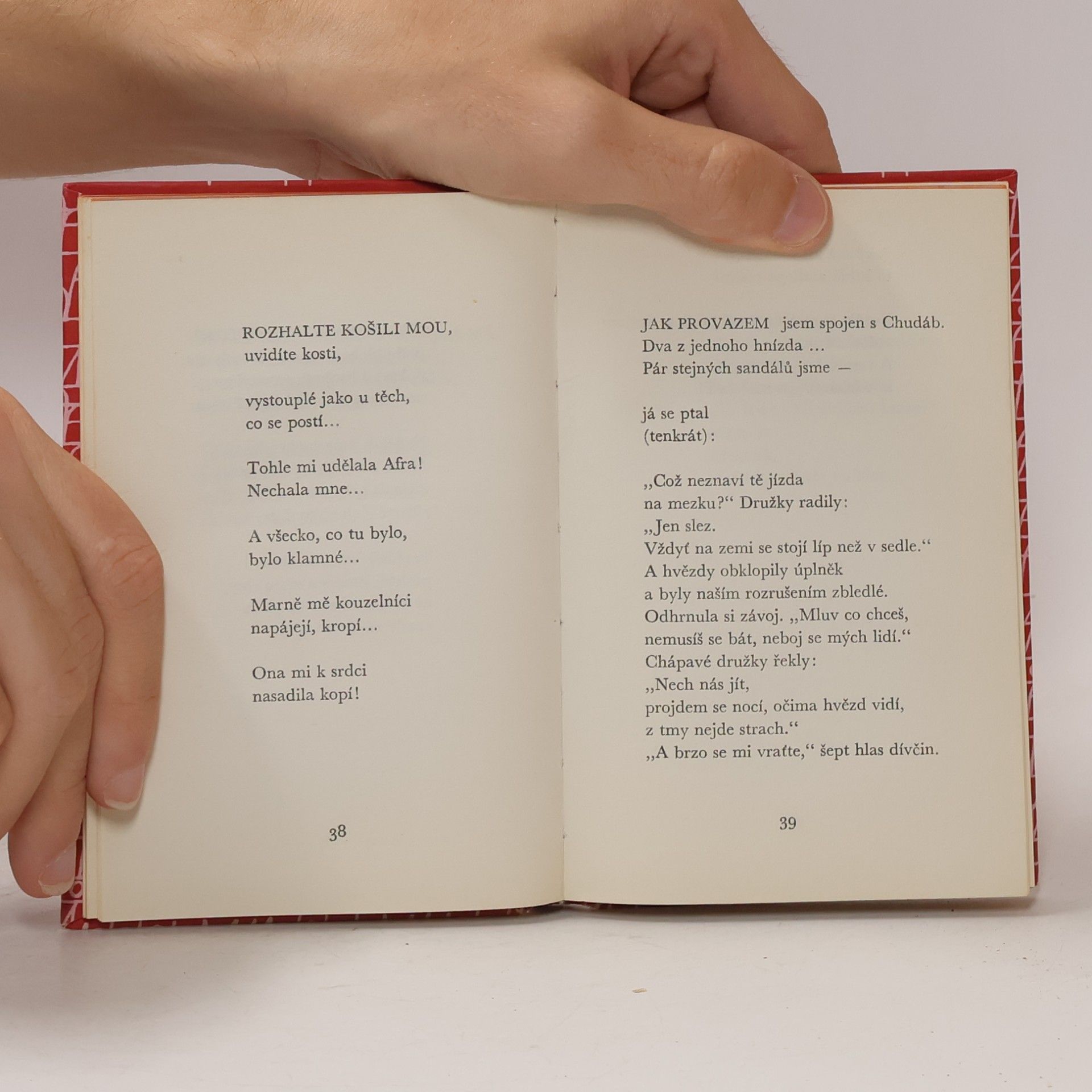 Karel Petráček Džbán žízně. Stará arabská poezie