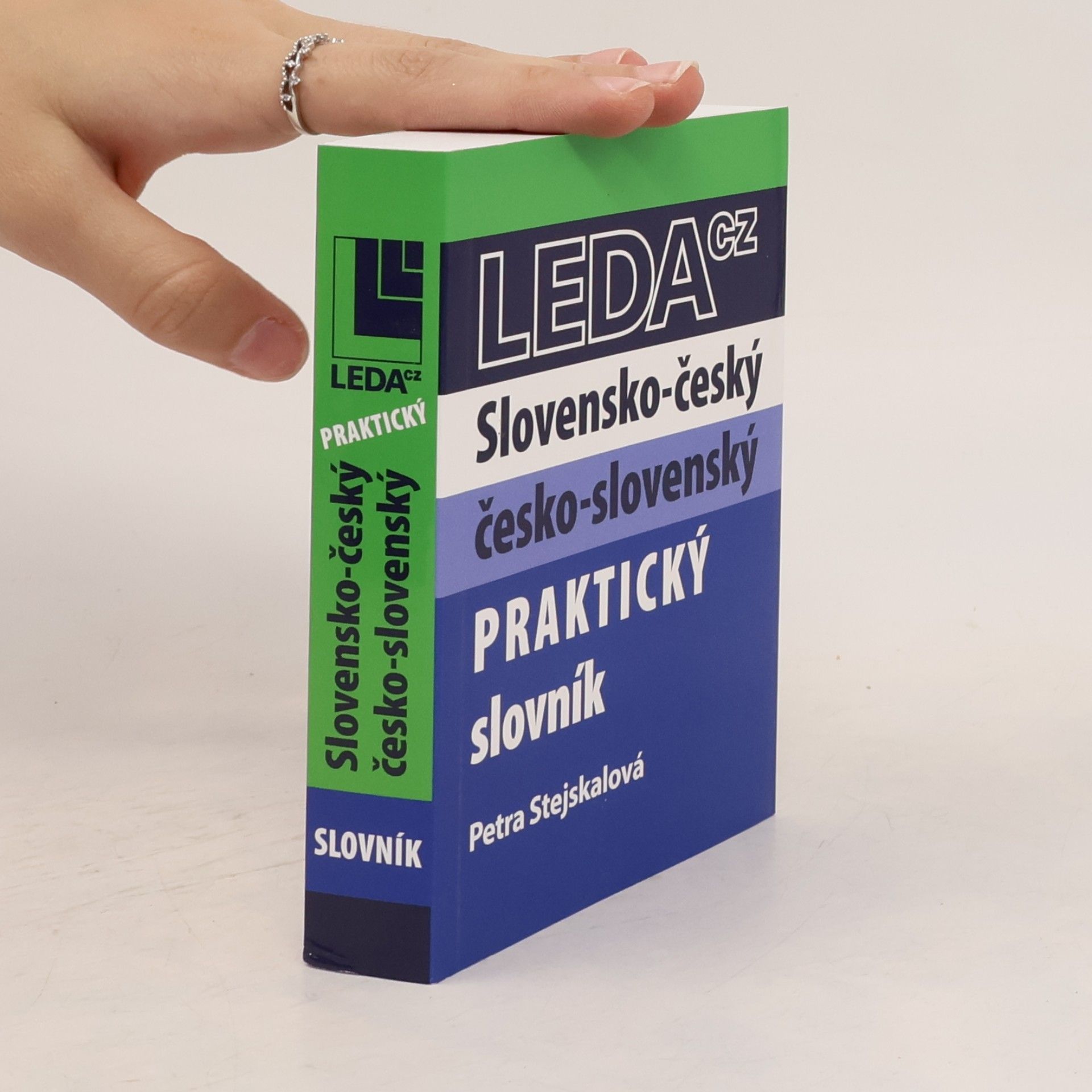 Petra Stejskalová Slovensko-český, česko-slovenský praktický slovník