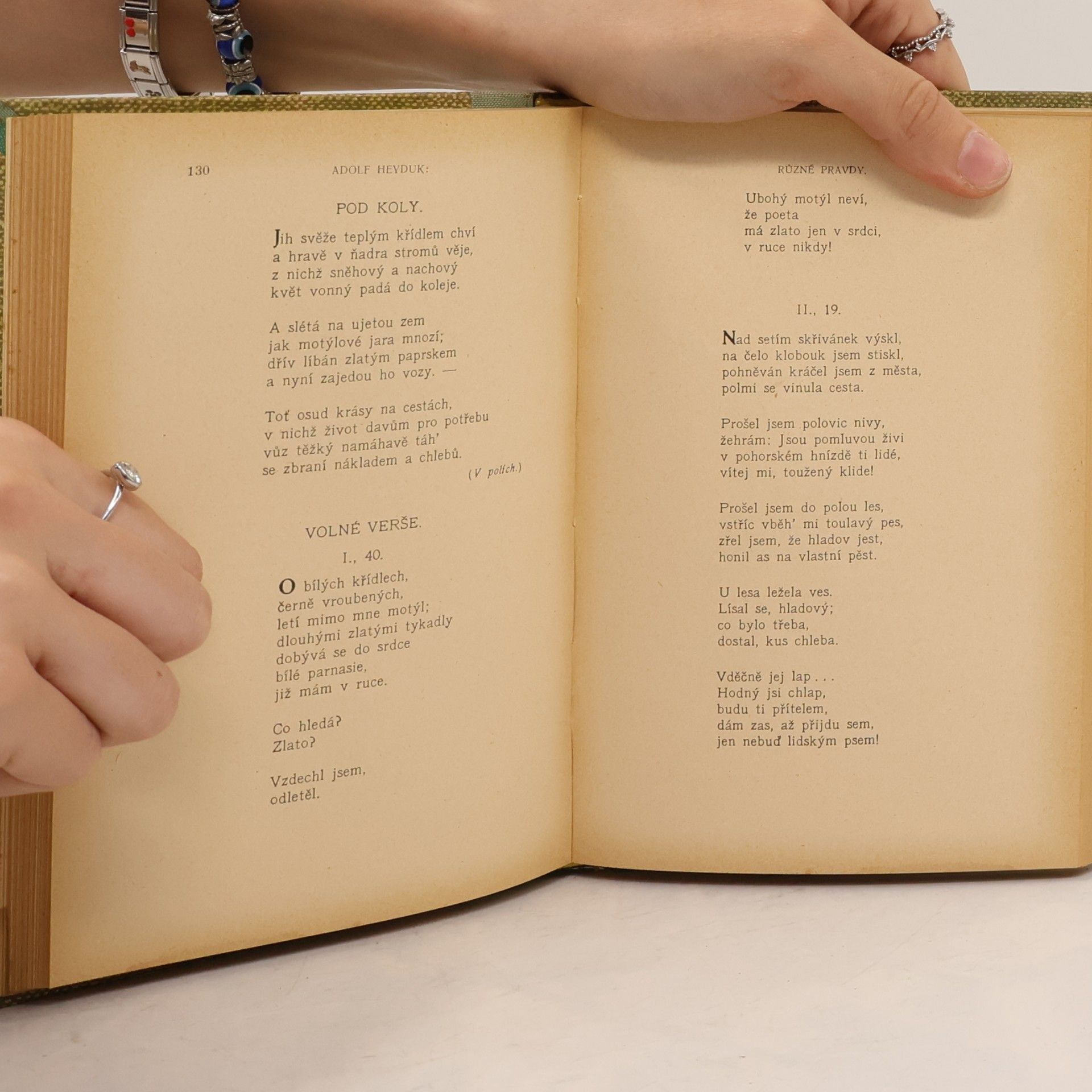 Ferdinand Strejček Výbor z poesie Adolfa Hejduka