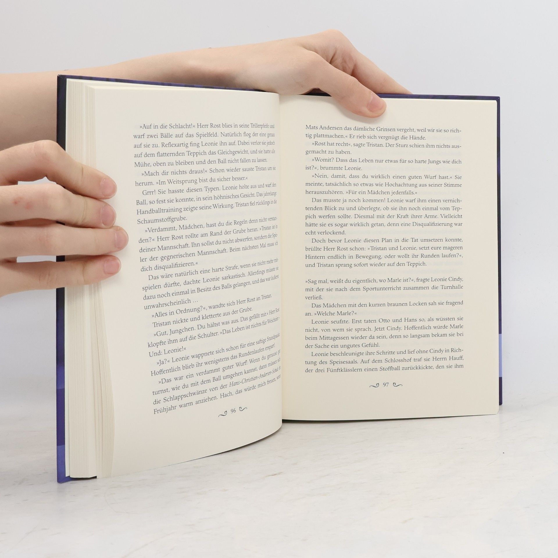 Katharina Herzog Finsterwelt - das verbotene Buch