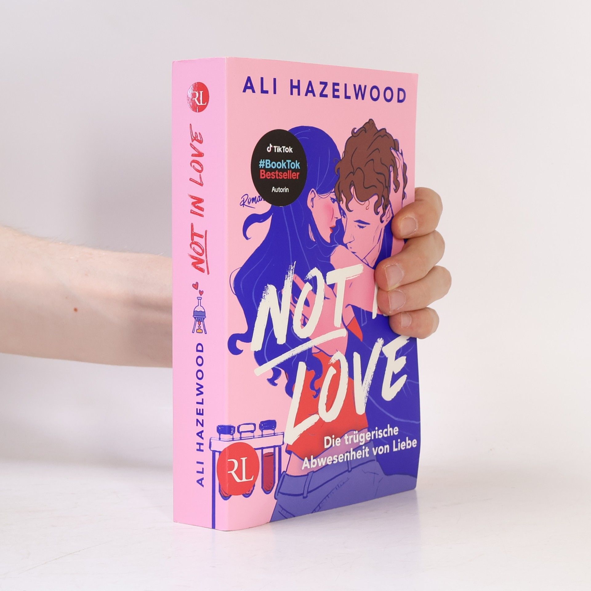 Ali Hazelwood Not in Love - Die trügerische Abwesenheit von Liebe