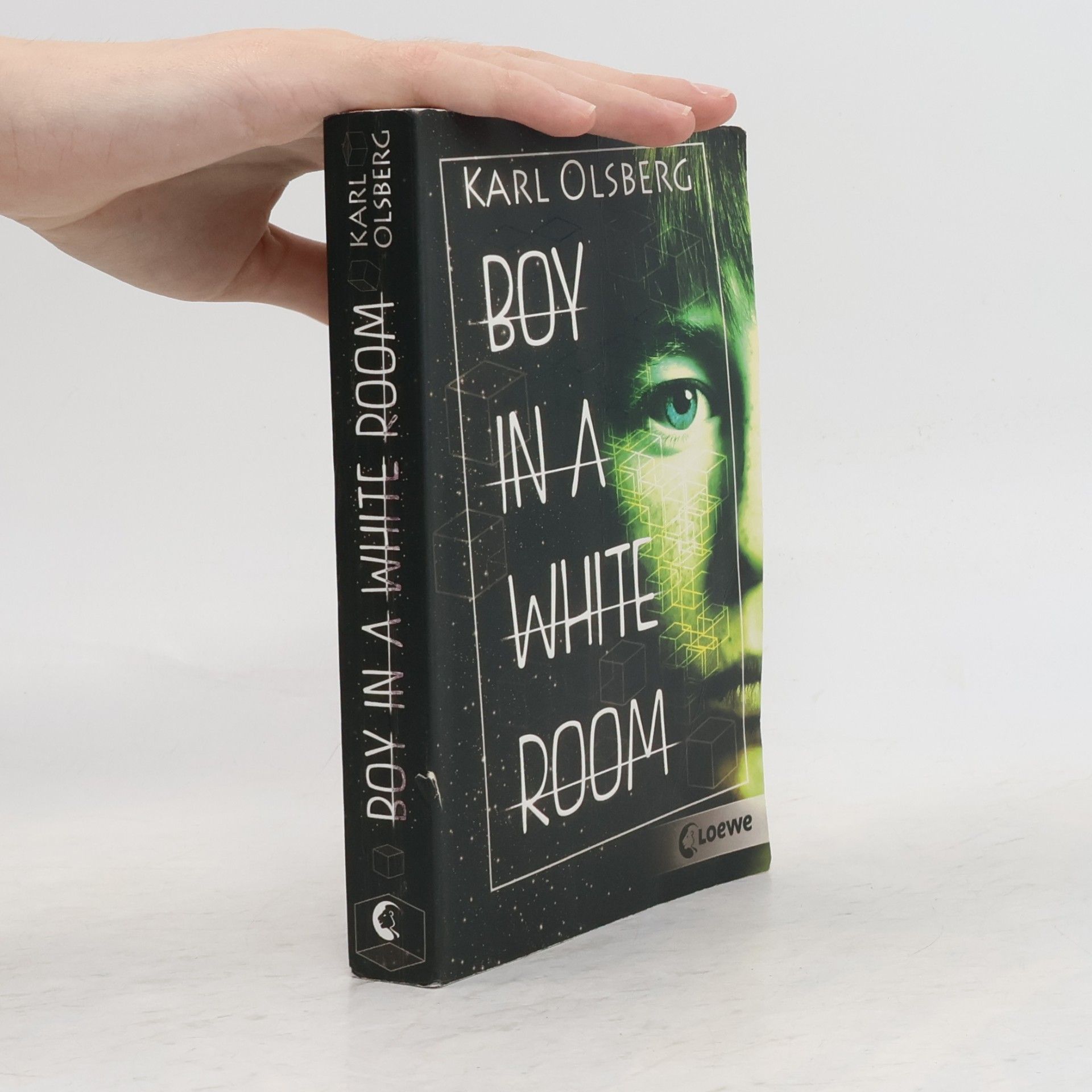 Karl Olsberg Boy in a white room